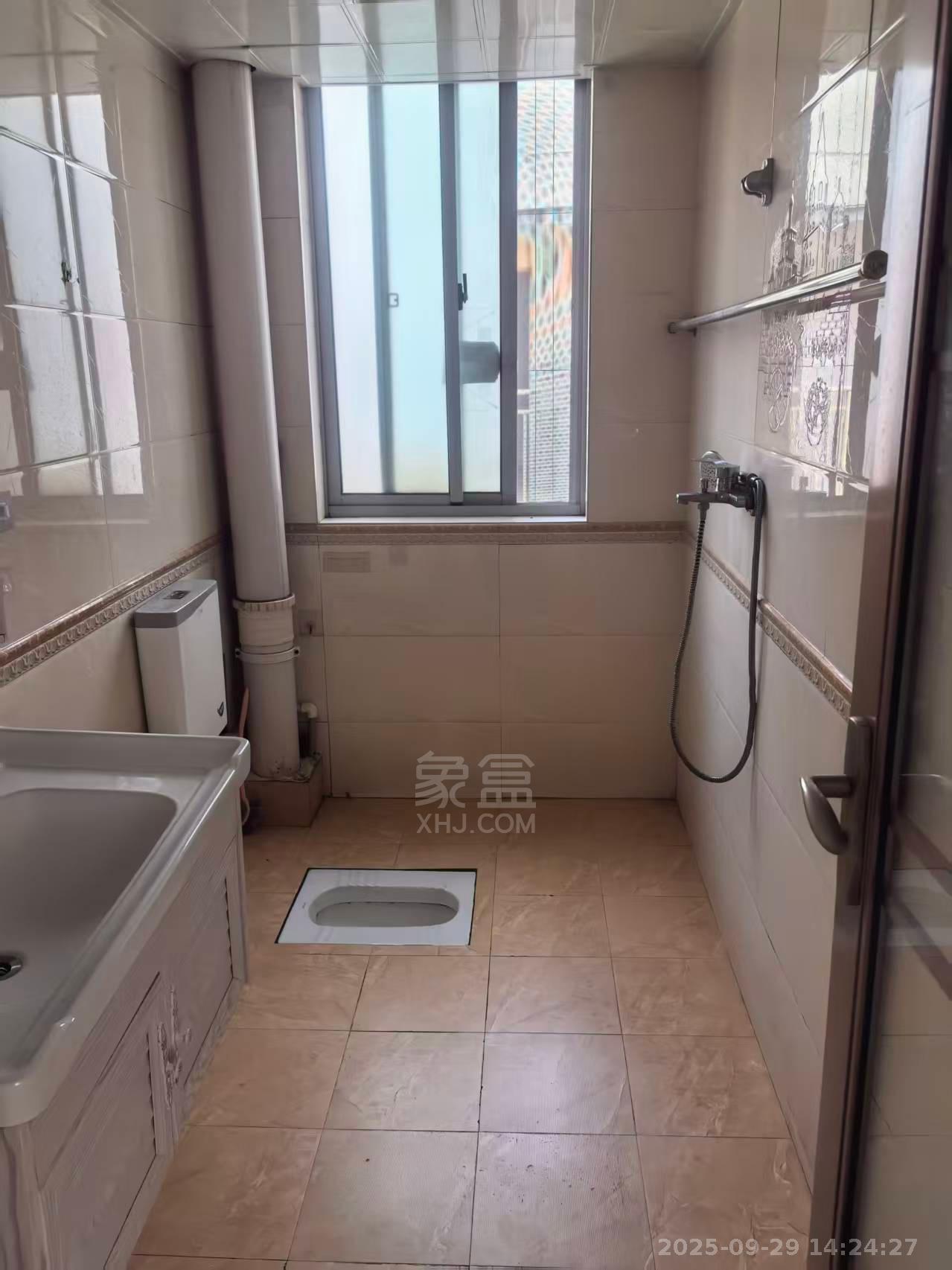 五景花苑 2室2厅1卫 1200.0元/月 五景花苑 2室2厅1卫 1200.0元/月室内图