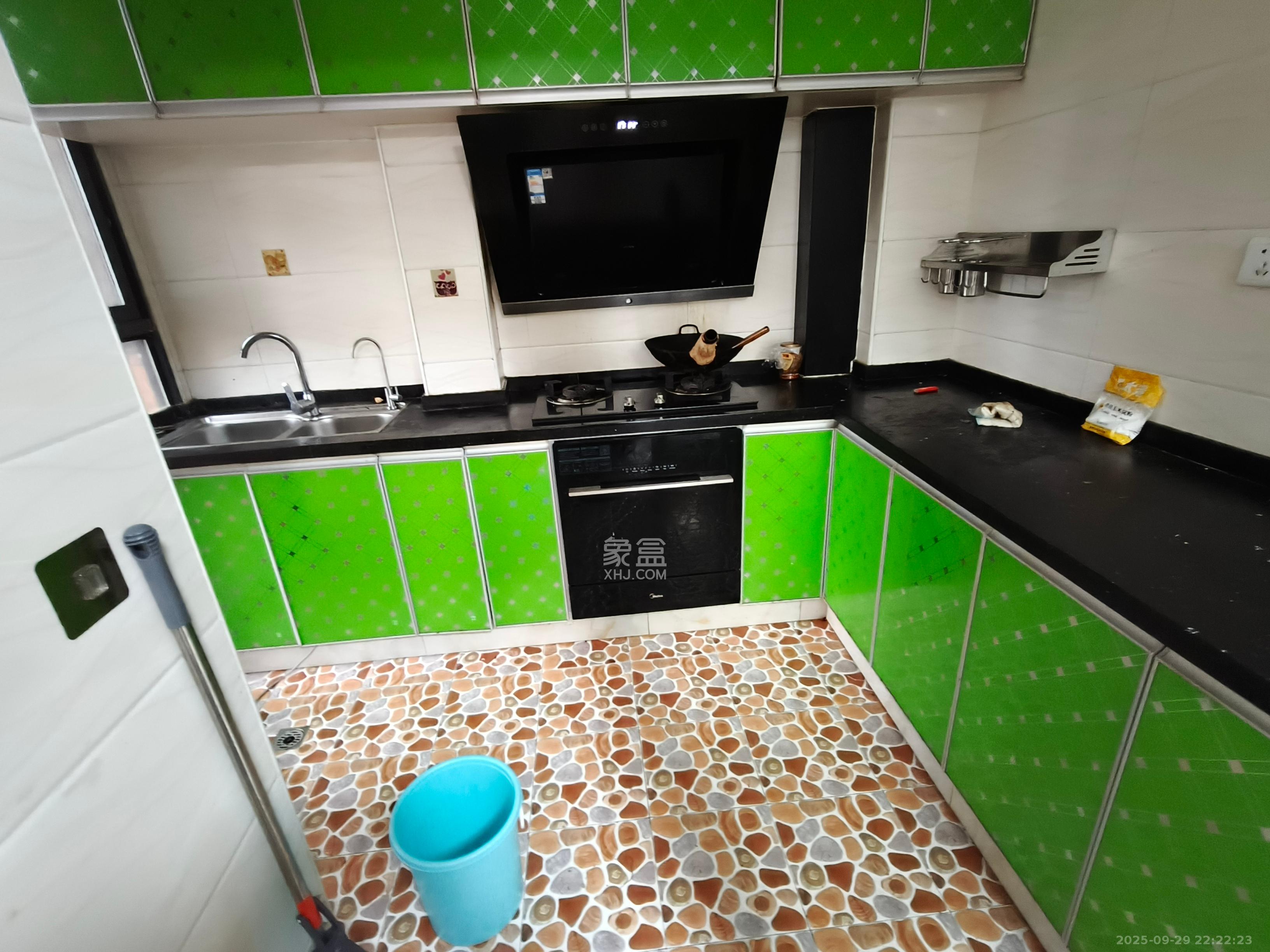 海伦春天 3室2厅1卫 1900.0元/月 海伦春天 3室2厅1卫 1900.0元/月室内图