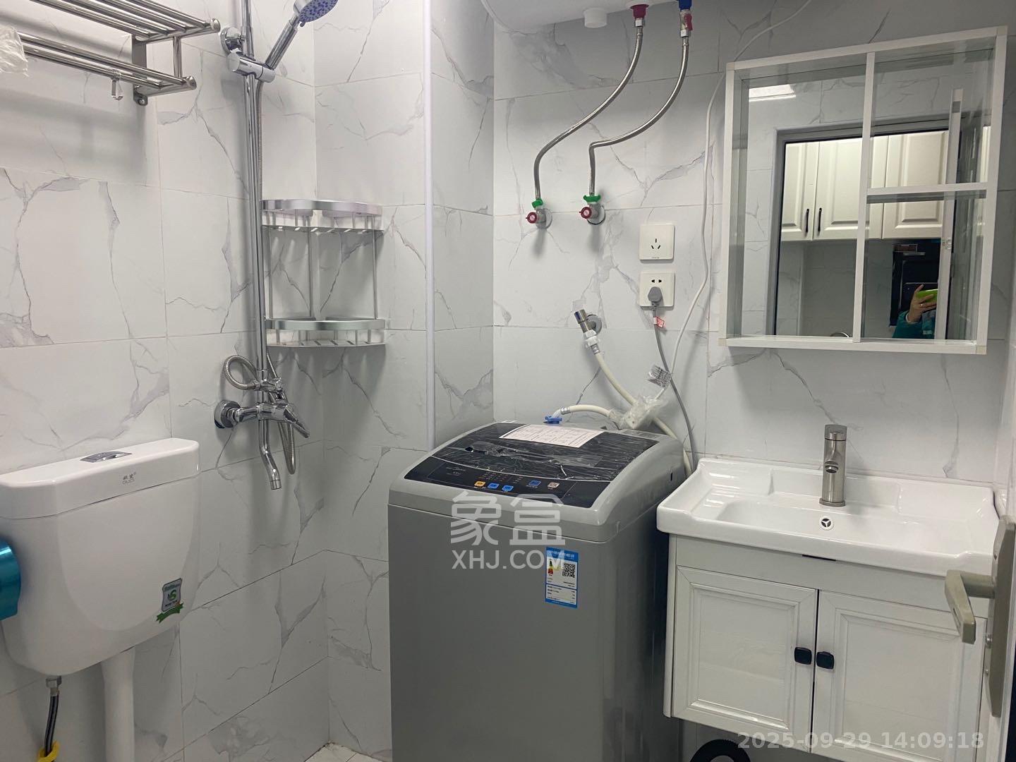 裕天国际商汇中心 1室1厅1卫 1300.0元/月 裕天国际商汇中心 1室1厅1卫 1300.0元/月室内图