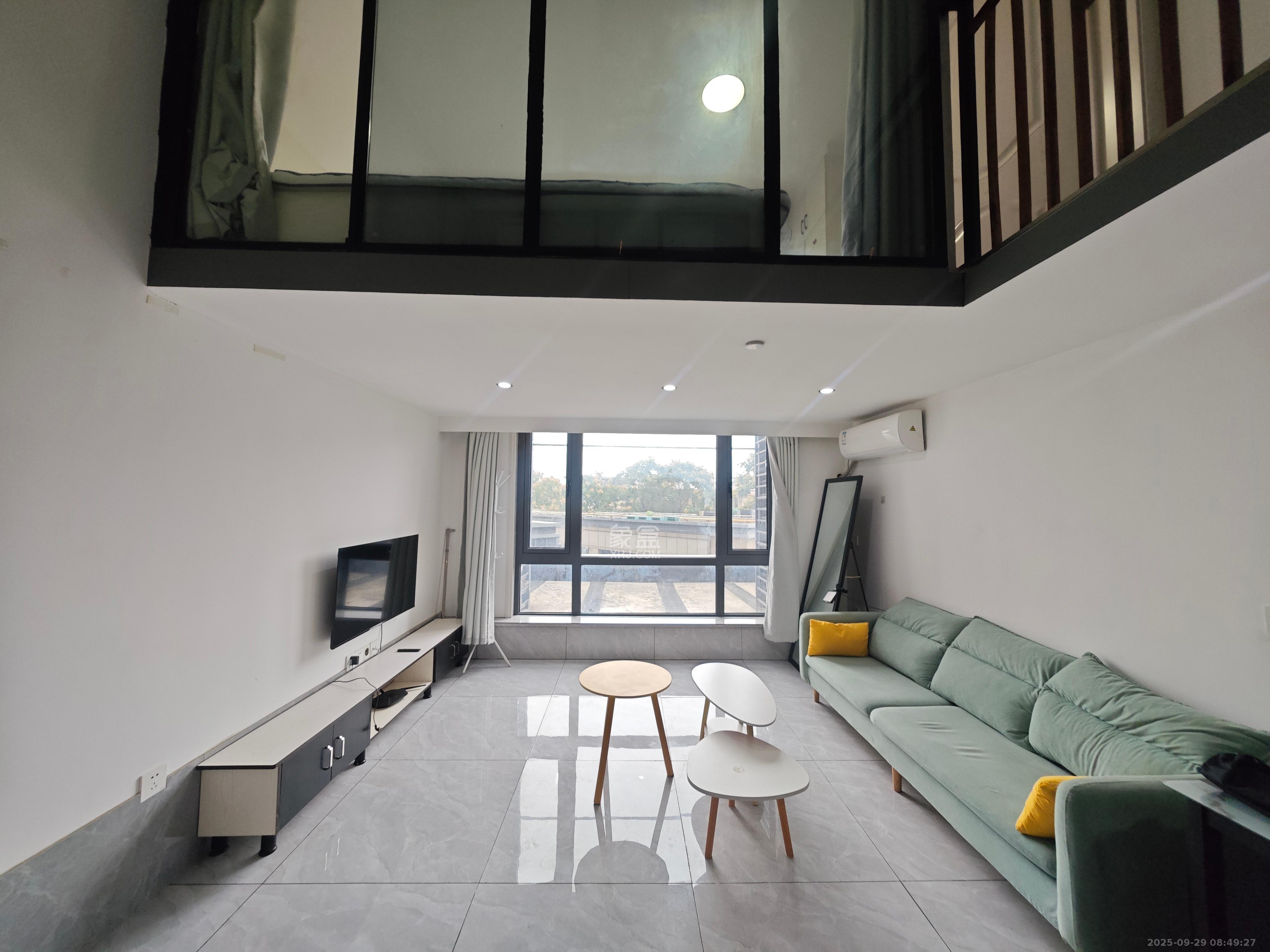 藏珑湖上公馆  2室1厅1卫    2300.0元/月 藏珑湖上公馆  2室1厅1卫    2300.0元/月