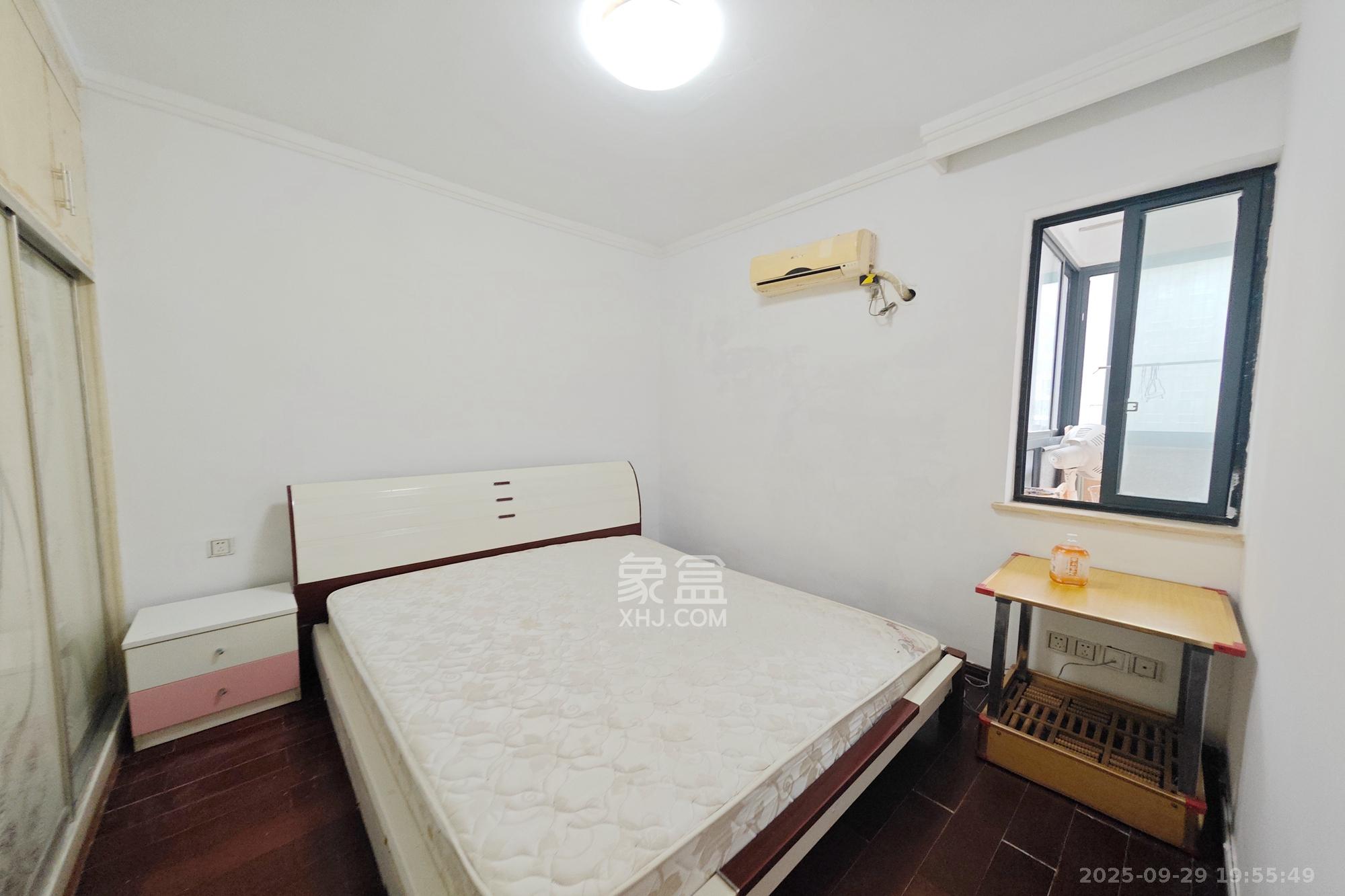 锦绣世纪  3室2厅2卫    126.0万 锦绣世纪  3室2厅2卫    126.0万卧室