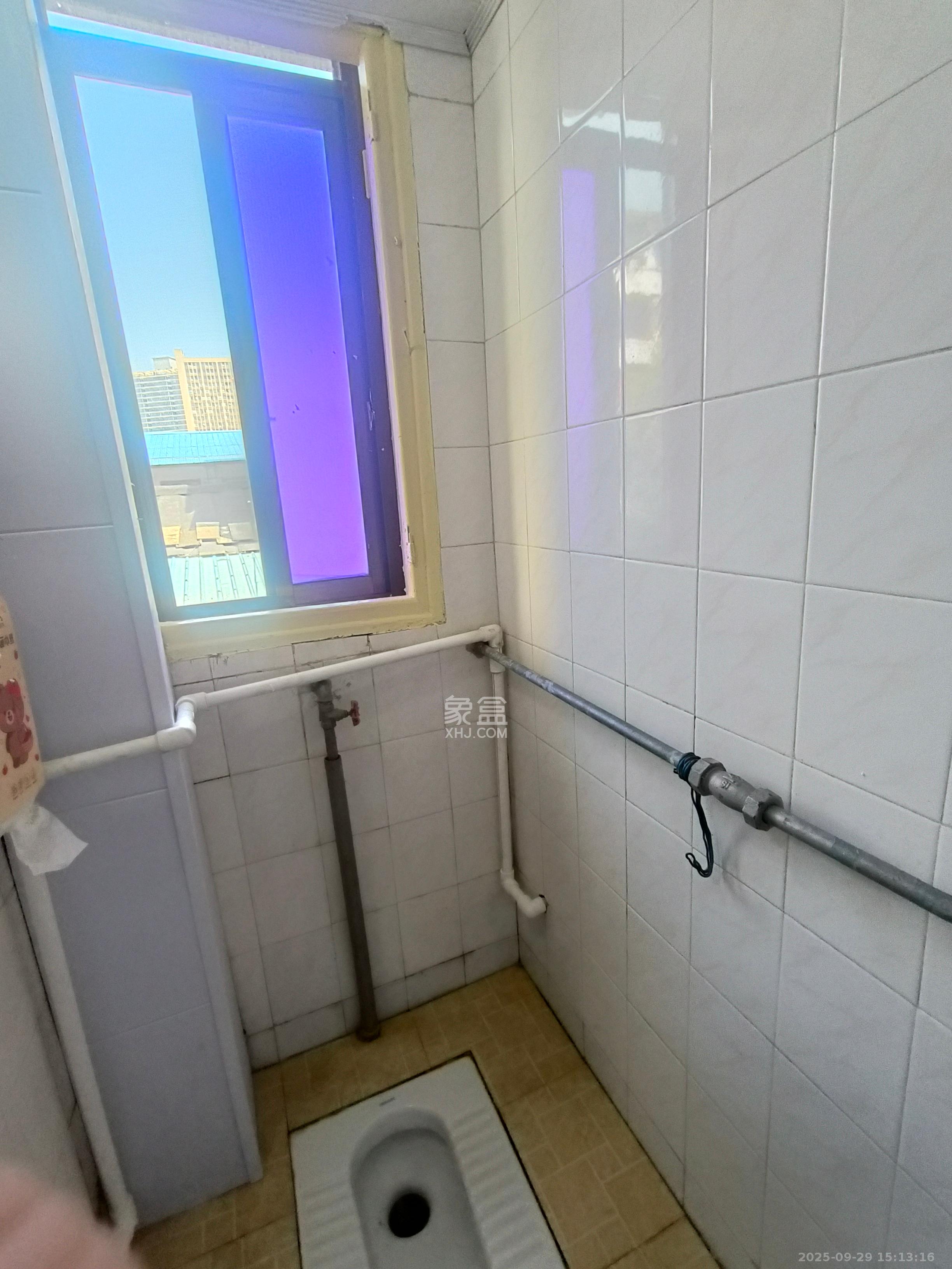 马家冲社区(马家冲小区) 3室2厅1卫 2500.0元/月 马家冲社区(马家冲小区) 3室2厅1卫 2500.0元/月室内图