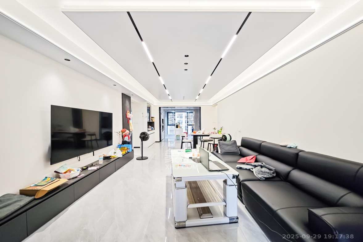 恒基旭辉湖山赋 3室2厅2卫 136.0万 恒基旭辉湖山赋 3室2厅2卫 136.0万客厅