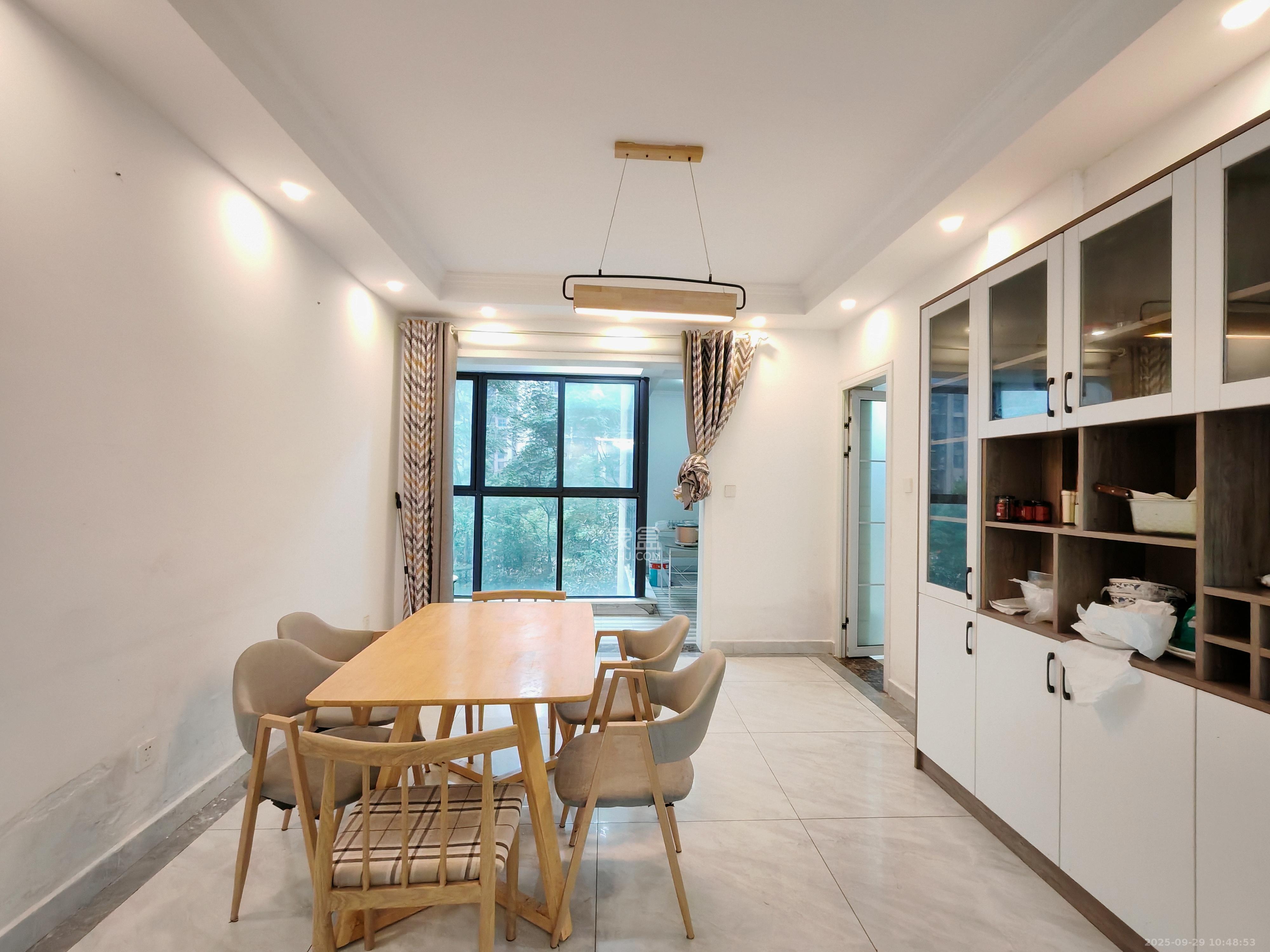 星月绿洲 6室2厅3卫 4800.0元/月 星月绿洲 6室2厅3卫 4800.0元/月室内图