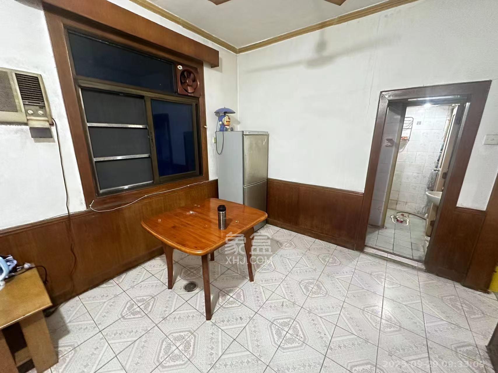 向韶村 1室1厅1卫 1400.0元/月 向韶村 1室1厅1卫 1400.0元/月室内图