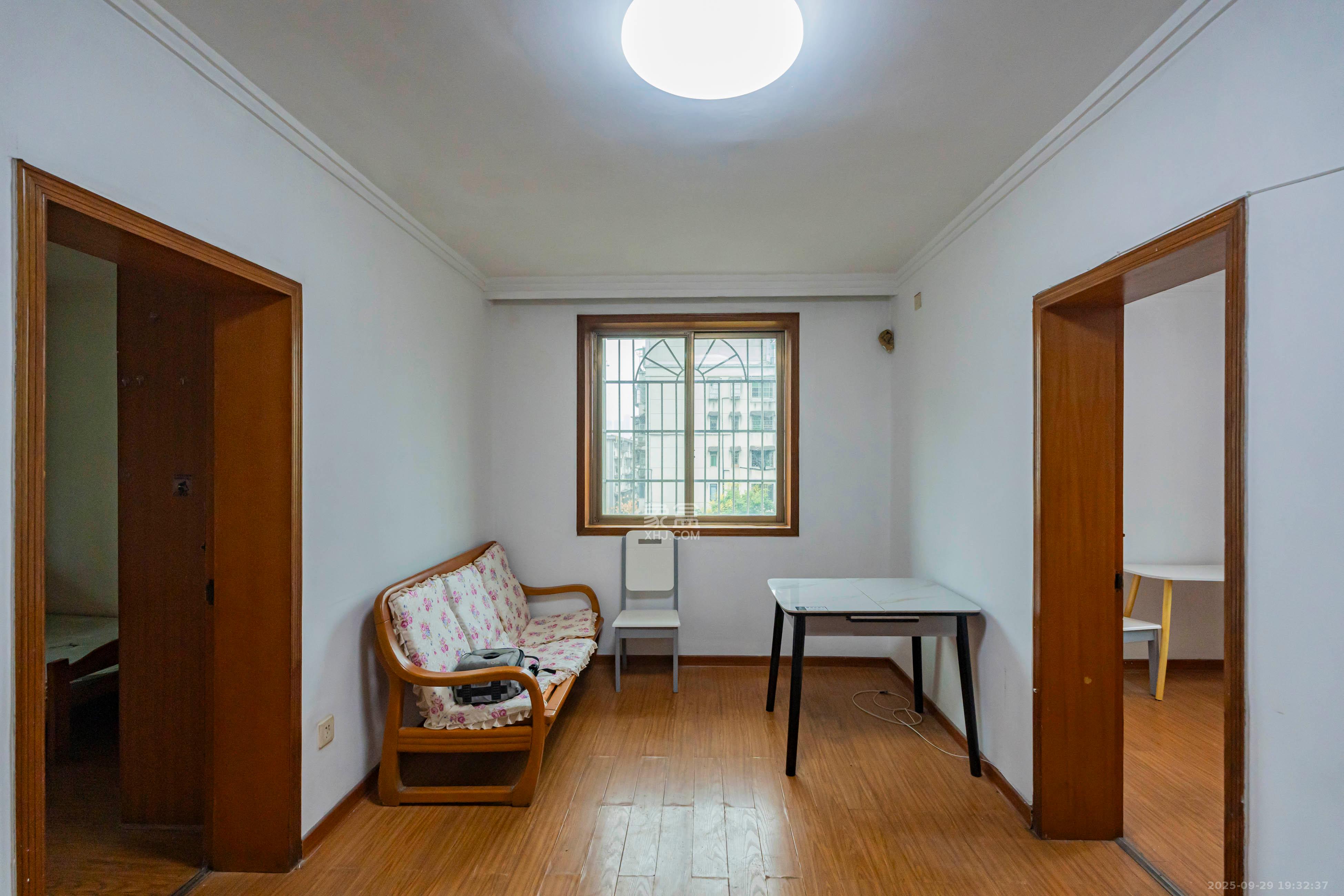 北桥新村 2室1厅1卫 45.0万 北桥新村 2室1厅1卫 45.0万客厅