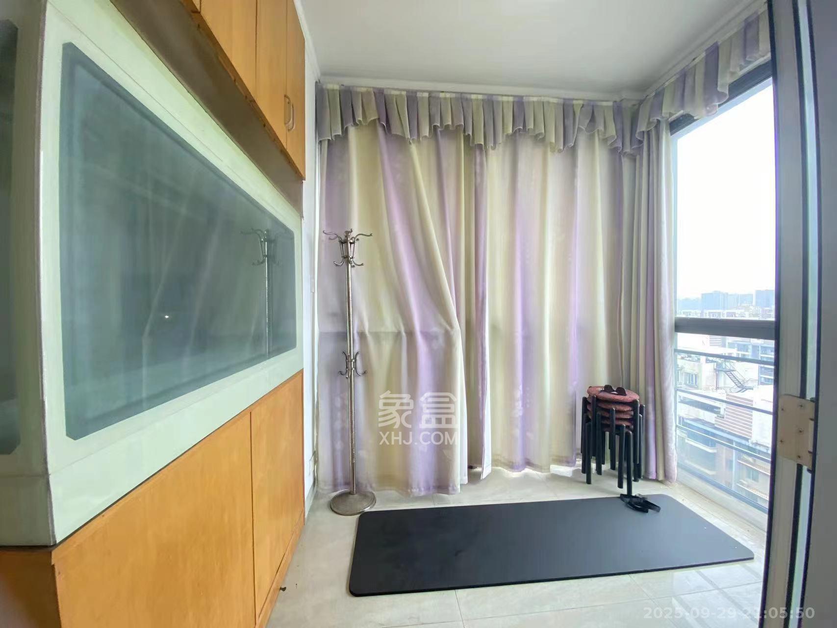 银港水晶城  3室2厅2卫    2600.0元/月室内图