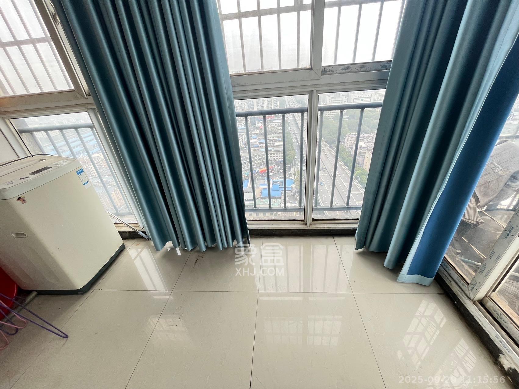 星典时代  2室2厅1卫    1800.0元/月室内图