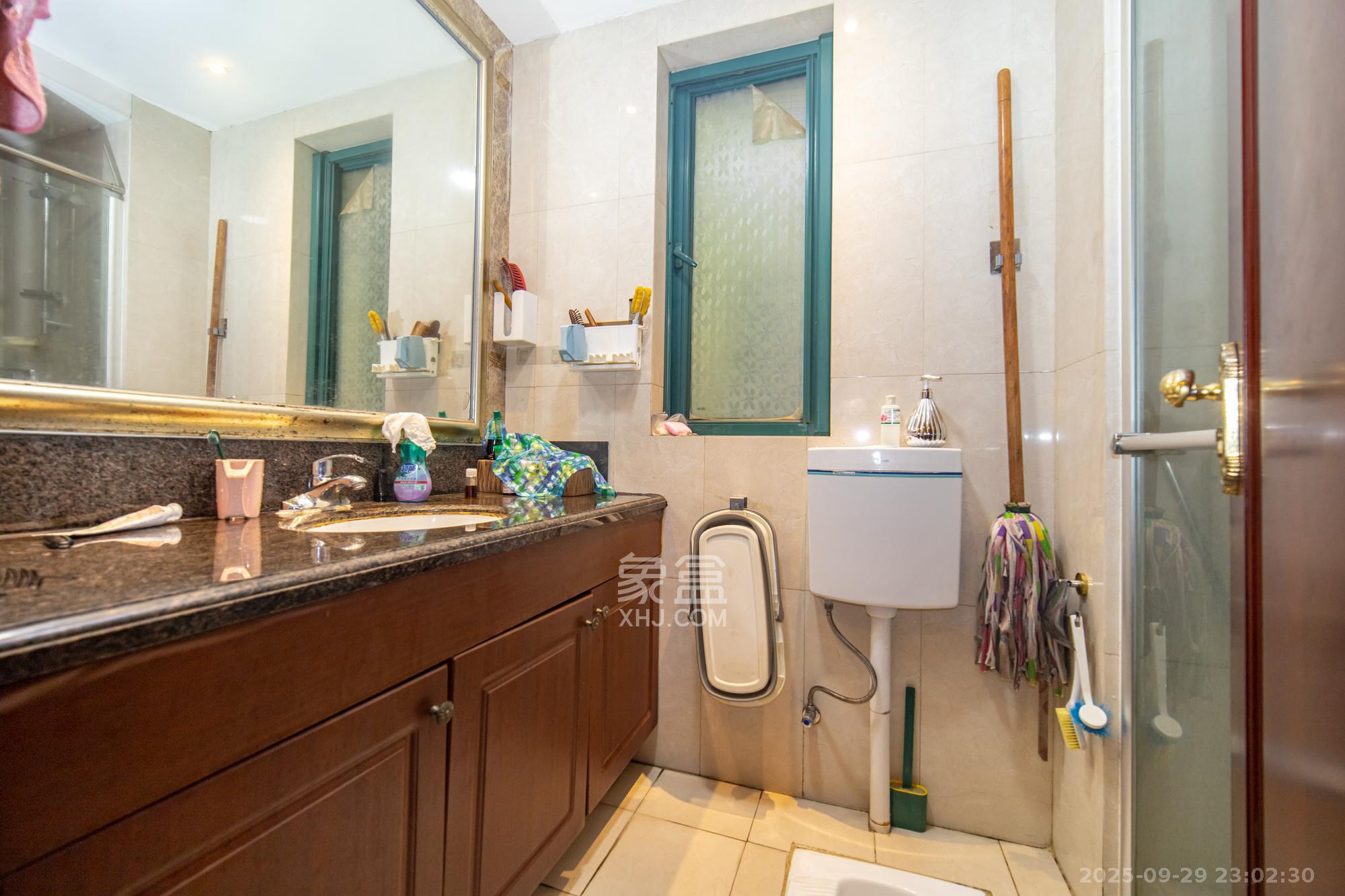 恒大雅苑 3室2厅2卫 106.0万 恒大雅苑 3室2厅2卫 106.0万卫生间