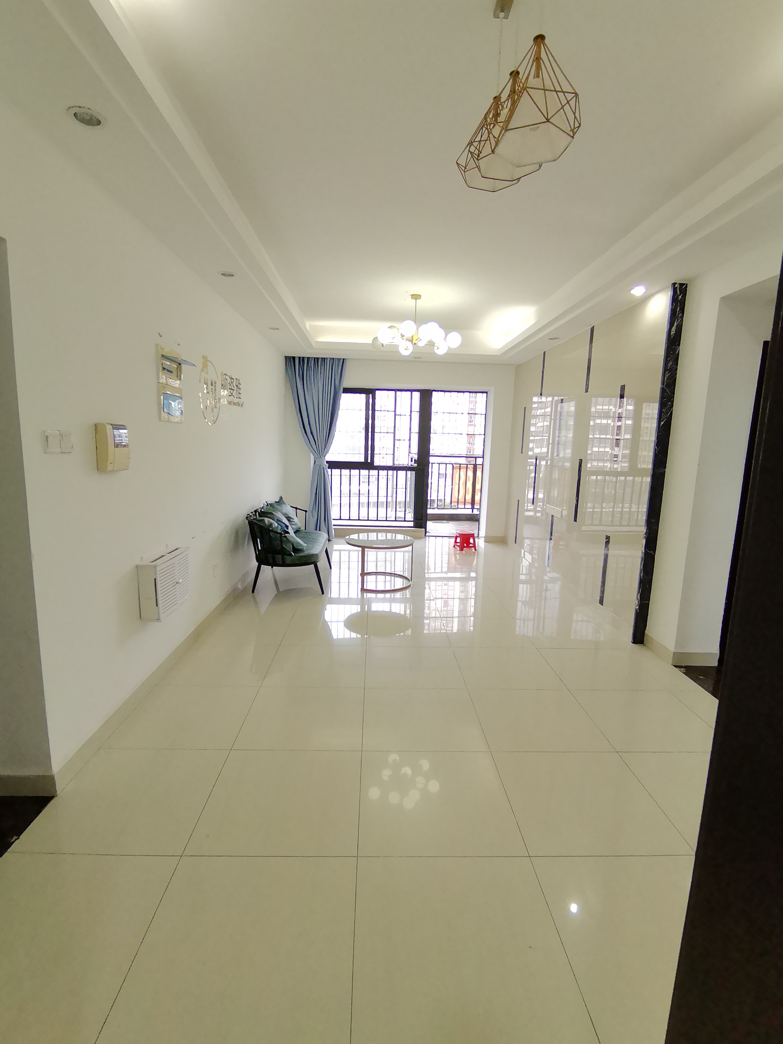 椰岛广场  2室1厅1卫    3000.0元/月室内图