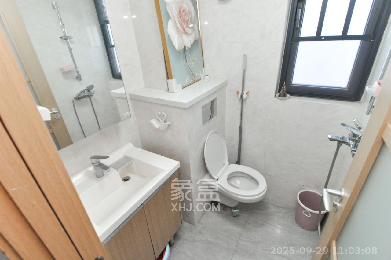 卓越浅水湾  1室0厅0卫   2500.00元/月室内图