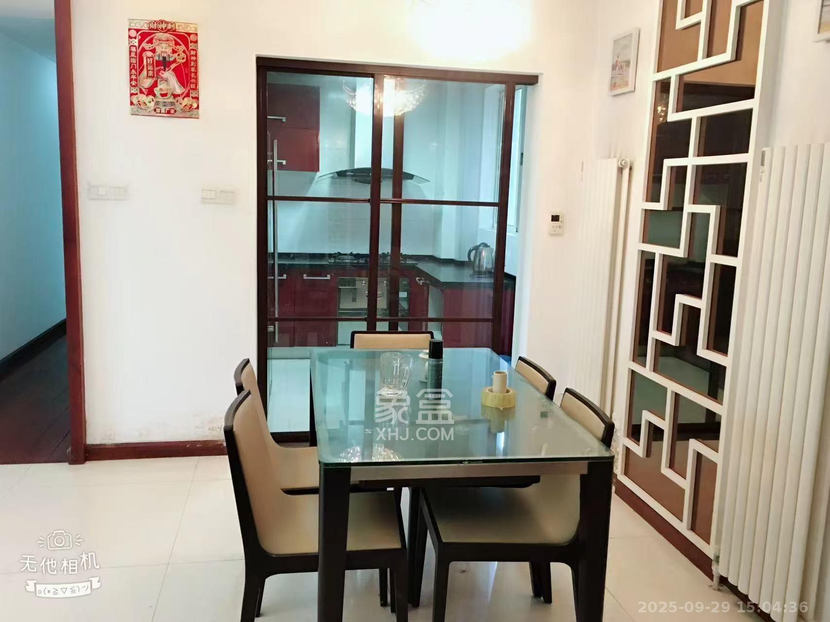 雅林园 4室2厅2卫 4000.0元/月 雅林园 4室2厅2卫 4000.0元/月室内图