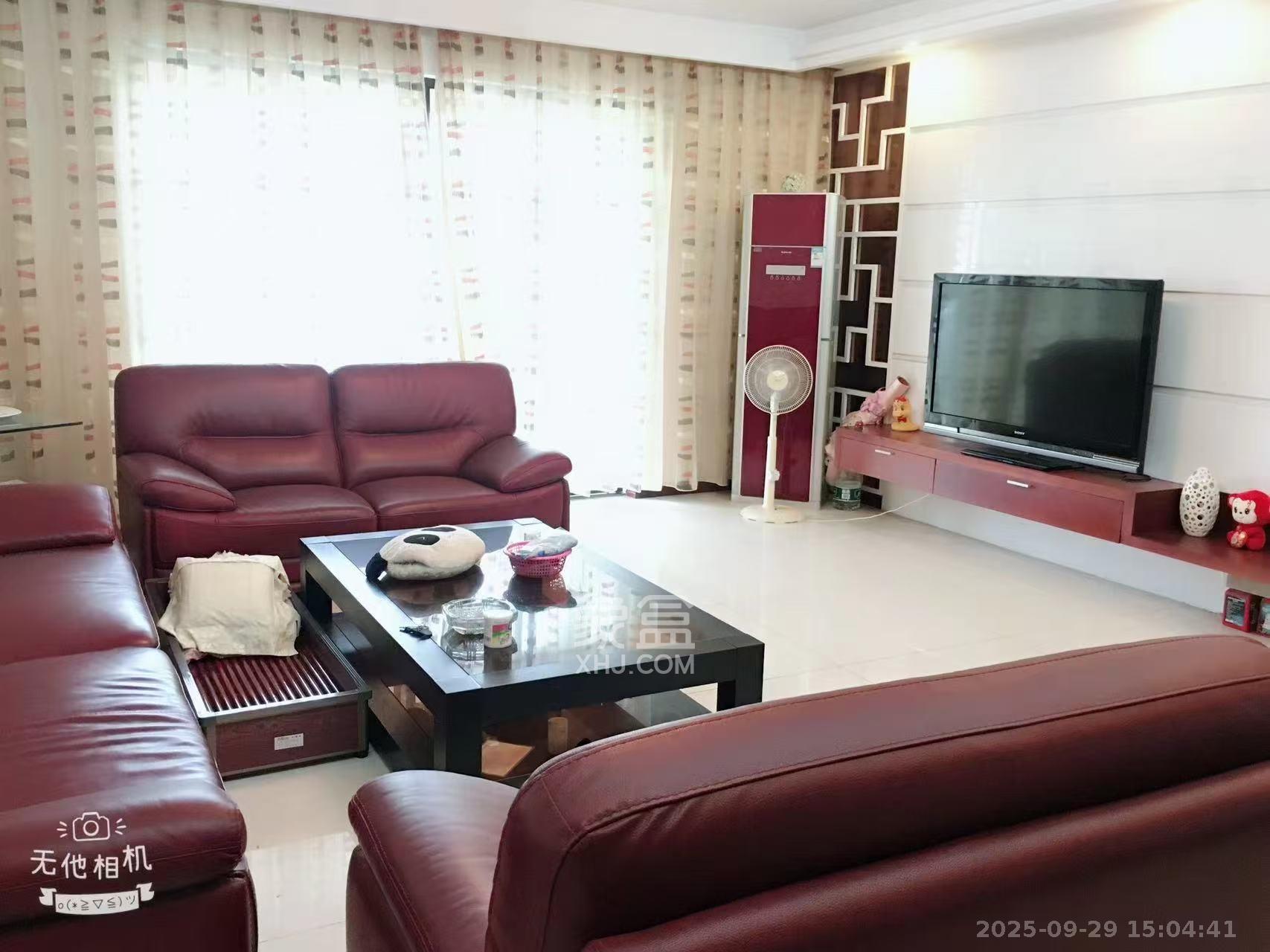 雅林园 4室2厅2卫 4000.0元/月 雅林园 4室2厅2卫 4000.0元/月室内图