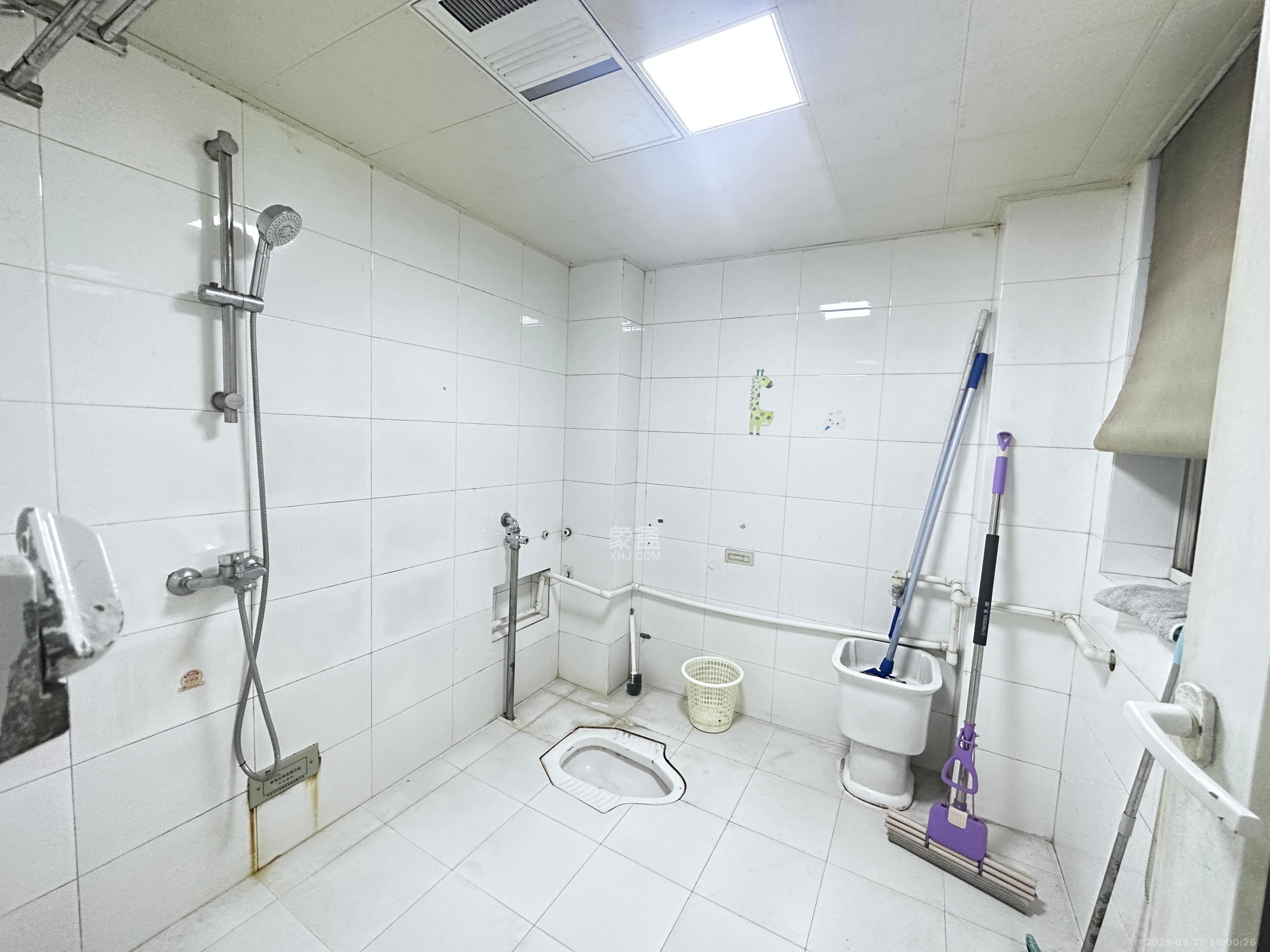 滨江美寓(滨江丽园) 3室2厅1卫 2400.0元/月 滨江美寓(滨江丽园) 3室2厅1卫 2400.0元/月室内图