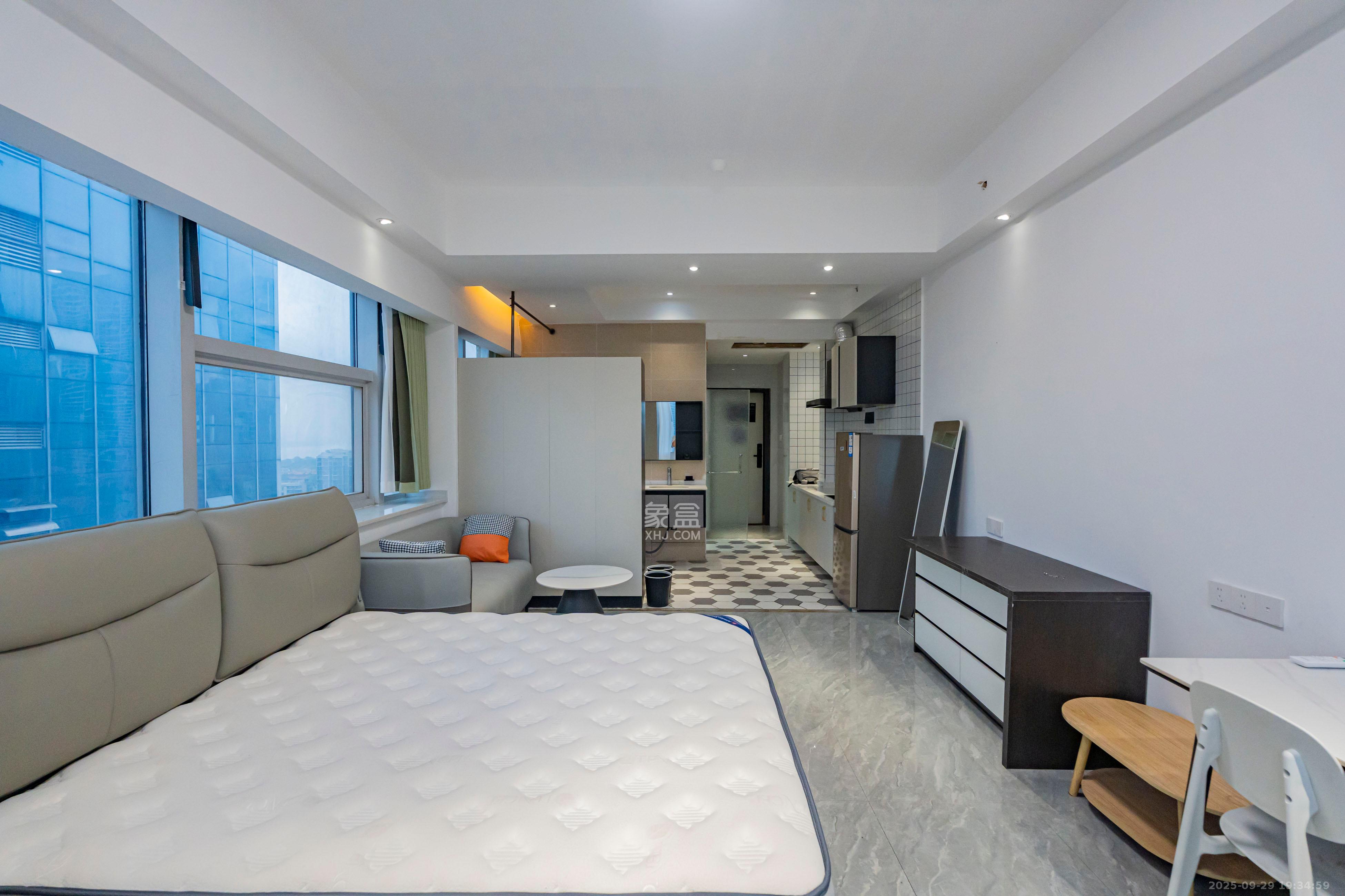 宇成开福广场 1室1厅1卫 45.0万 宇成开福广场 1室1厅1卫 45.0万卧室