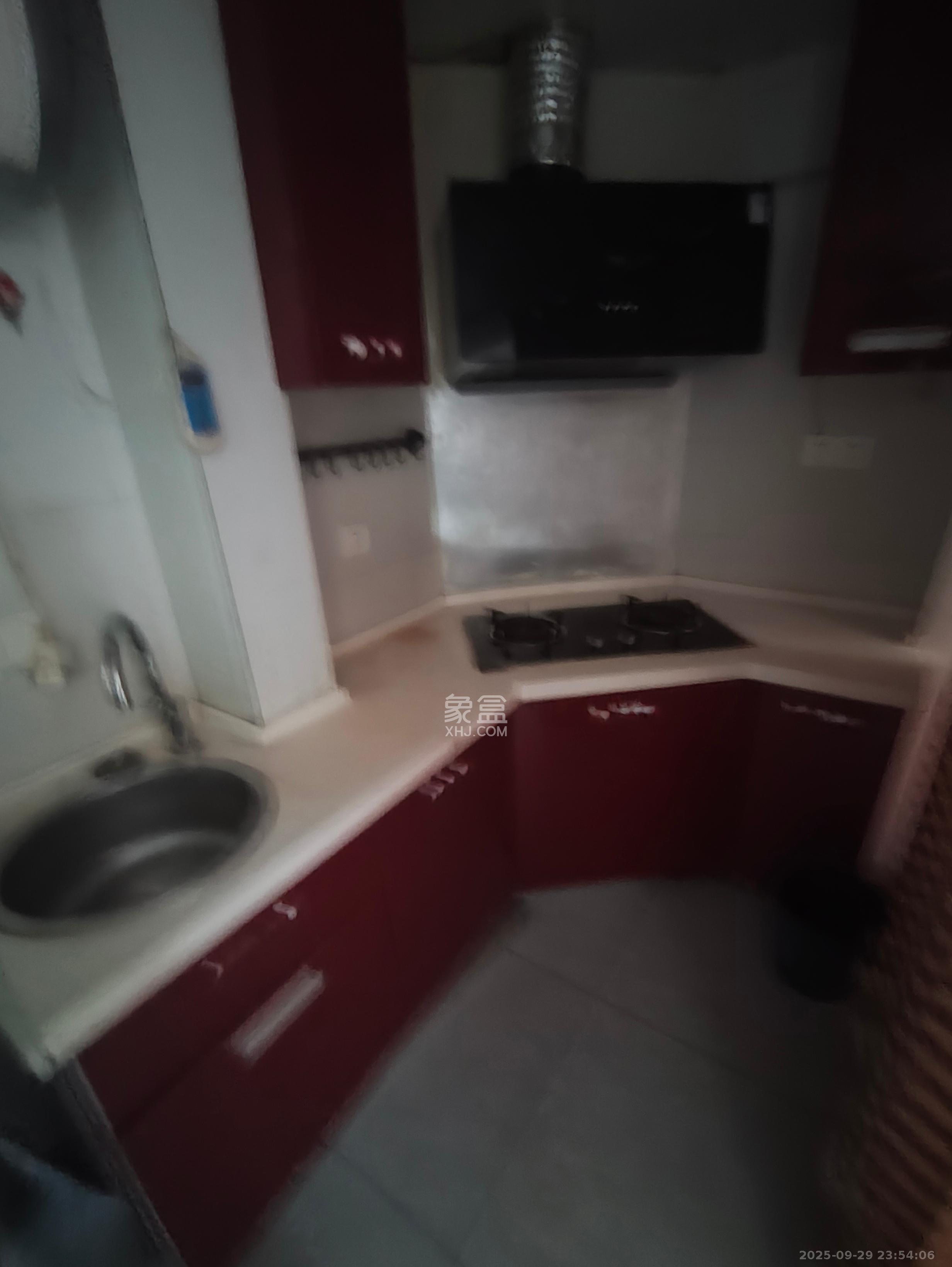 摩天一号 1室1厅1卫 3000.0元/月 摩天一号 1室1厅1卫 3000.0元/月室内图