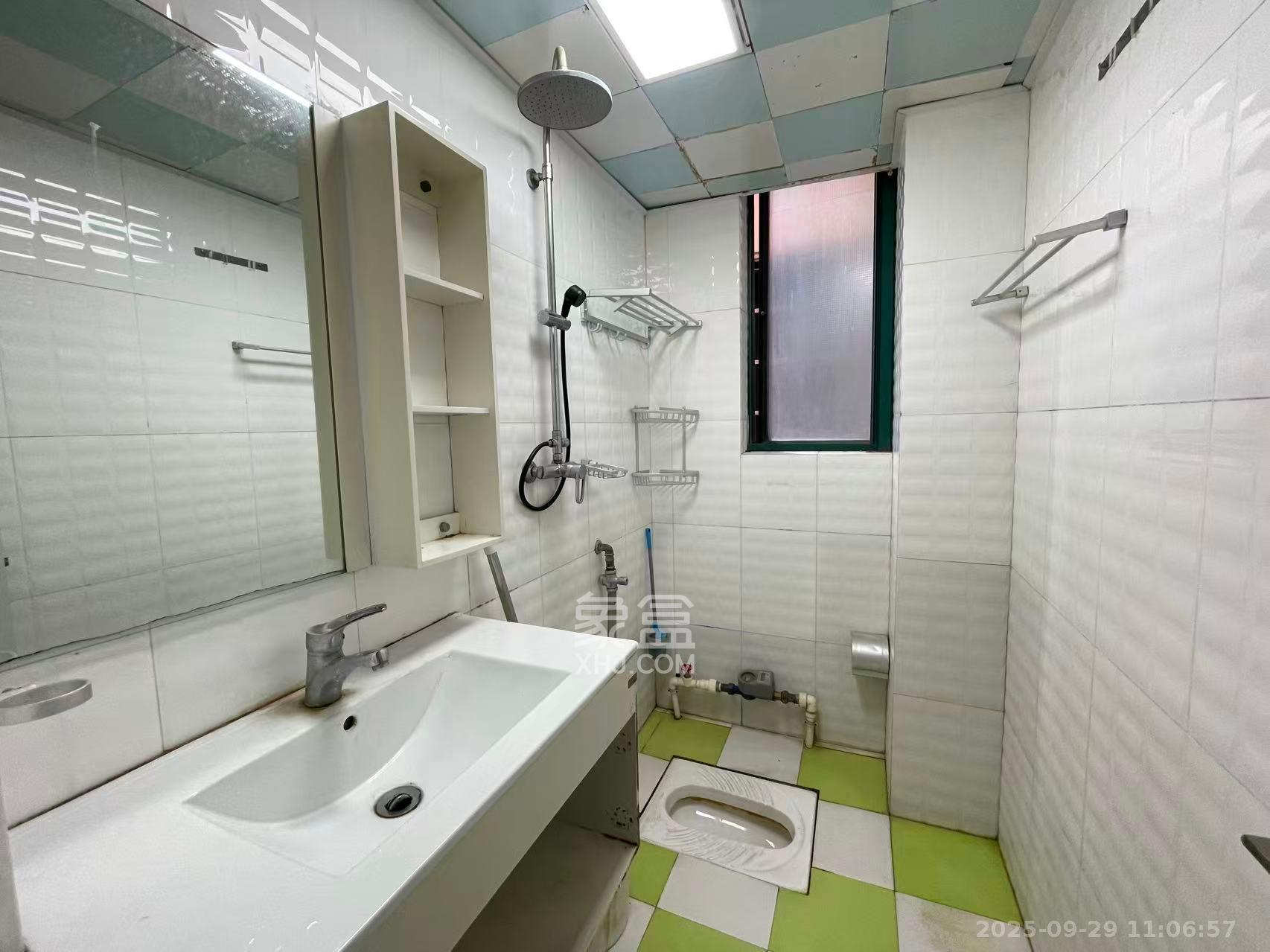 天城尚品  2室2厅1卫    1800.0元/月室内图