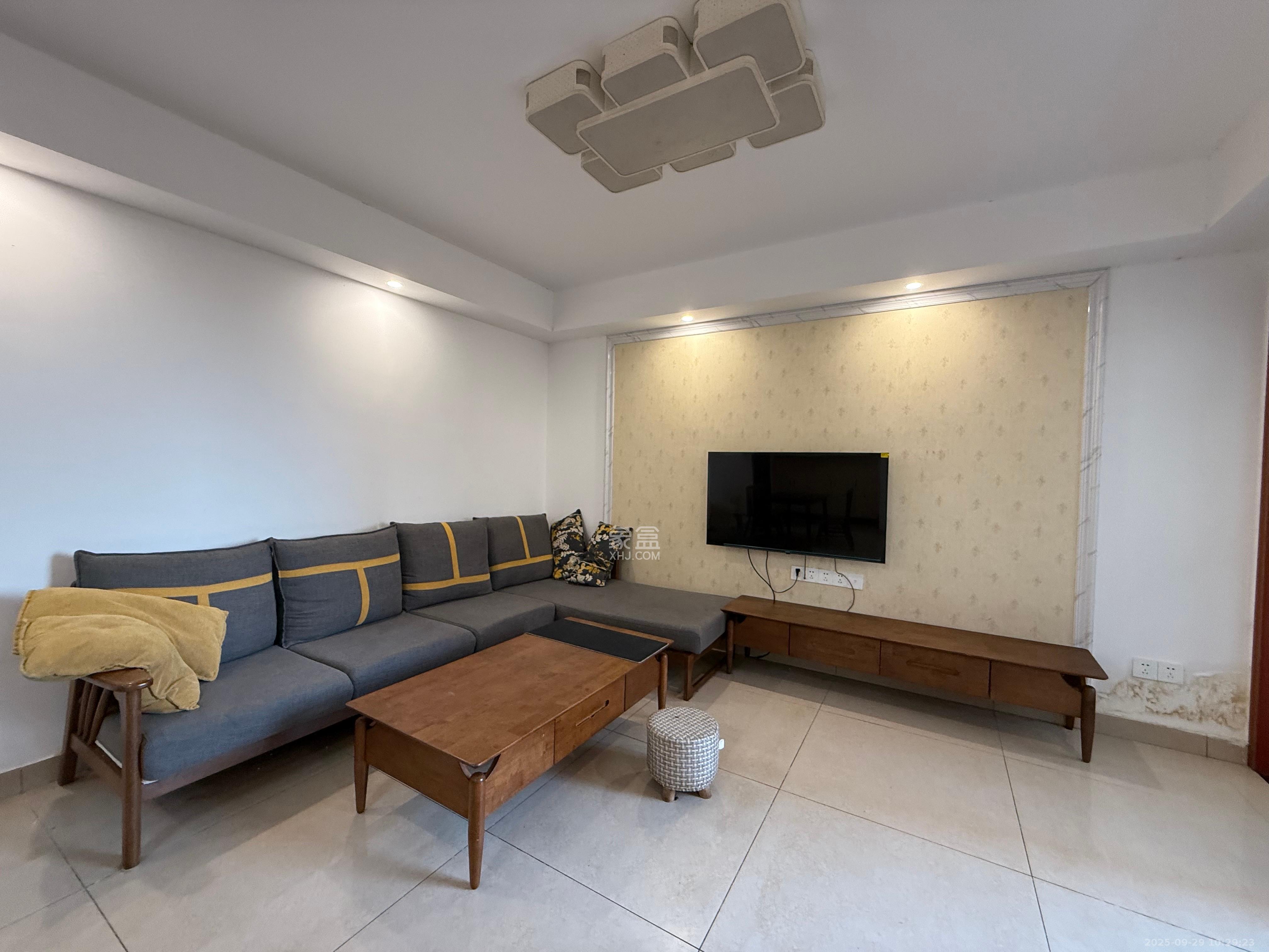 南山雍江汇（滨江国际新城）  3室2厅2卫    3400.0元/月室内图