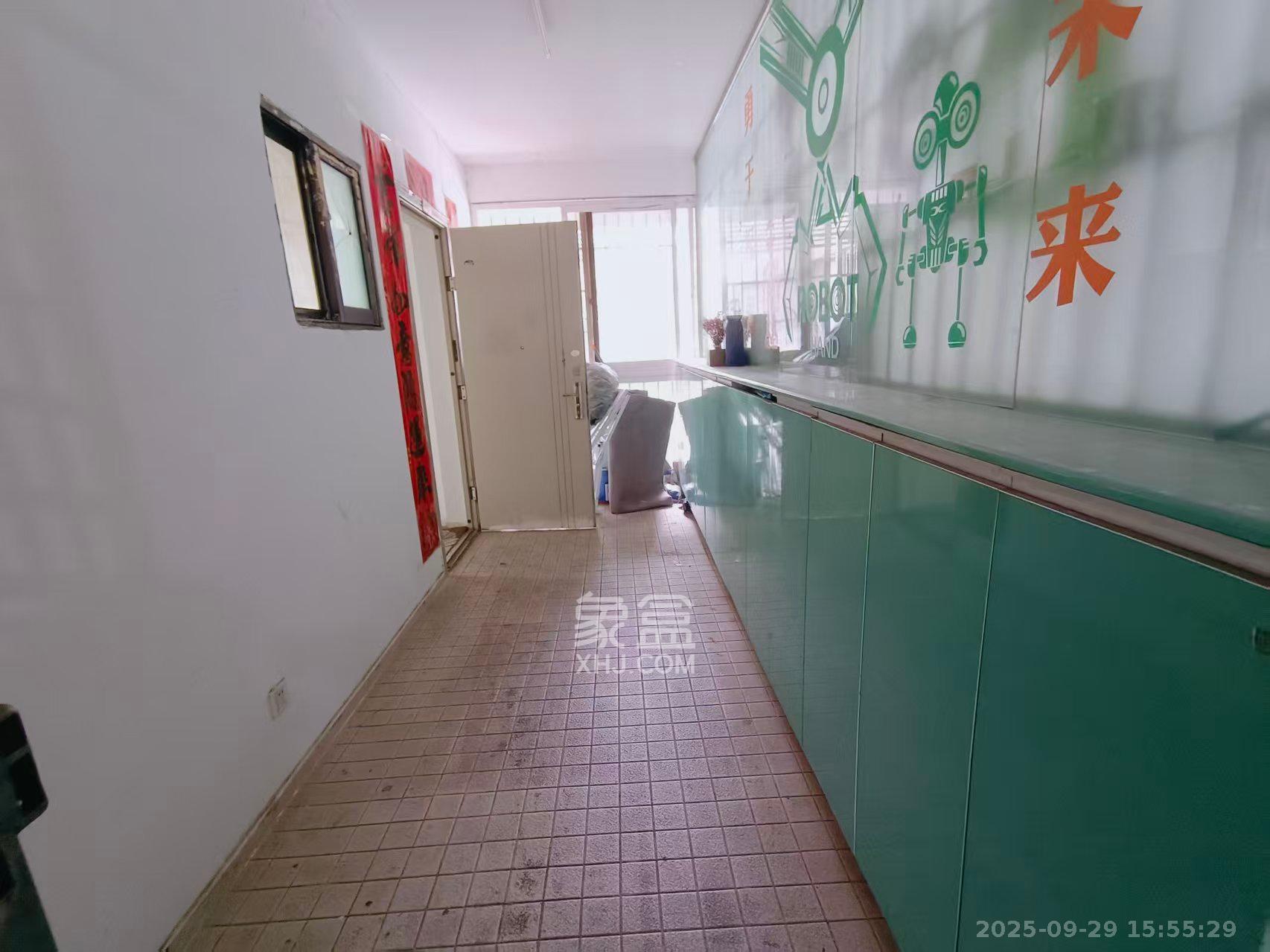 阳光100一期、四五期  4室2厅2卫    3000.0元/月室内图