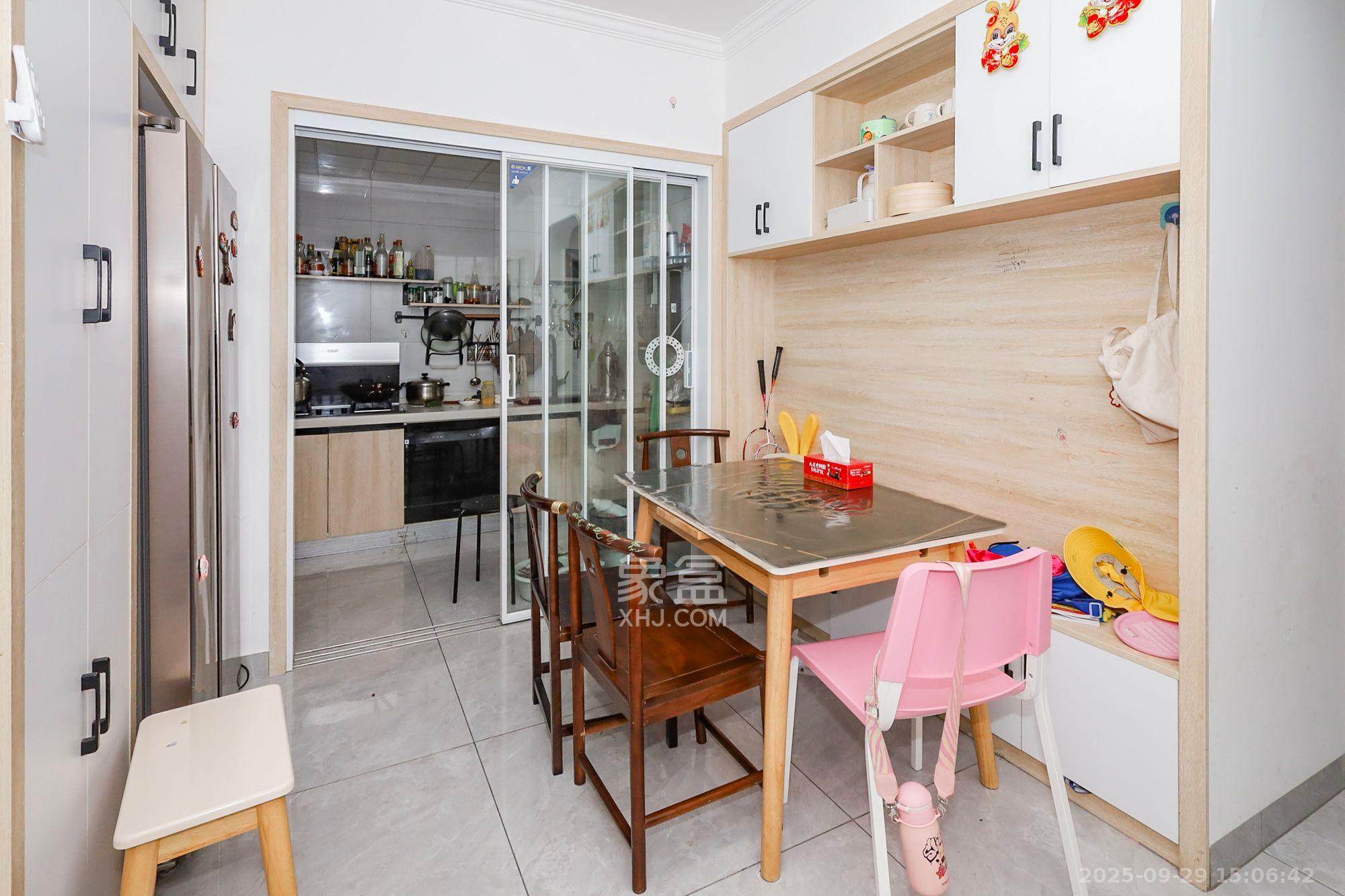 中铁西江悦一期 3室2厅2卫 3000.0元/月 中铁西江悦一期 3室2厅2卫 3000.0元/月室内图