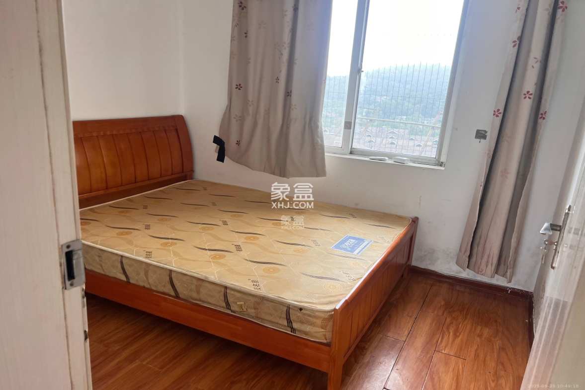 谷山庭院一期  3室2厅1卫    2000.0元/月 谷山庭院一期  3室2厅1卫    2000.0元/月室内图