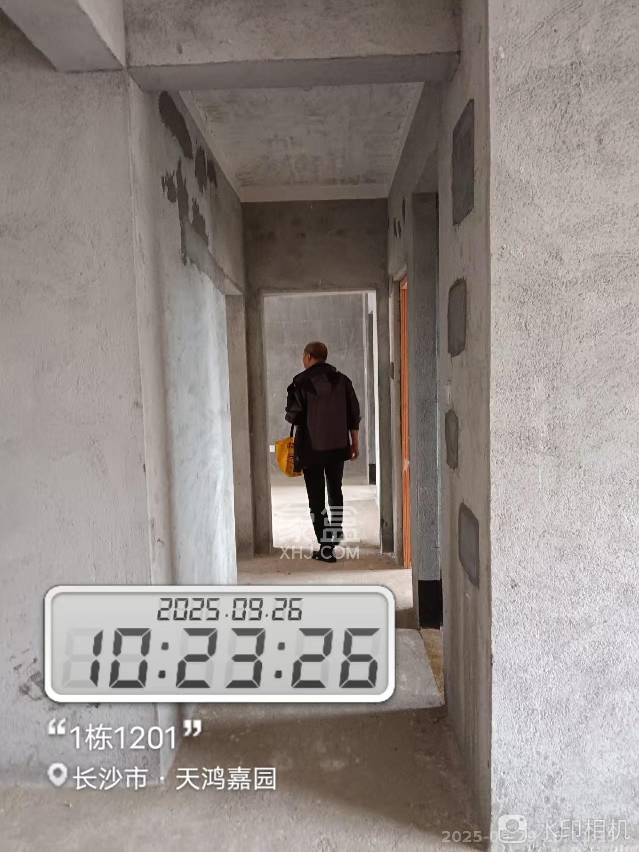 天鸿嘉园 3室2厅2卫 1300.0元/月 天鸿嘉园 3室2厅2卫 1300.0元/月室内图