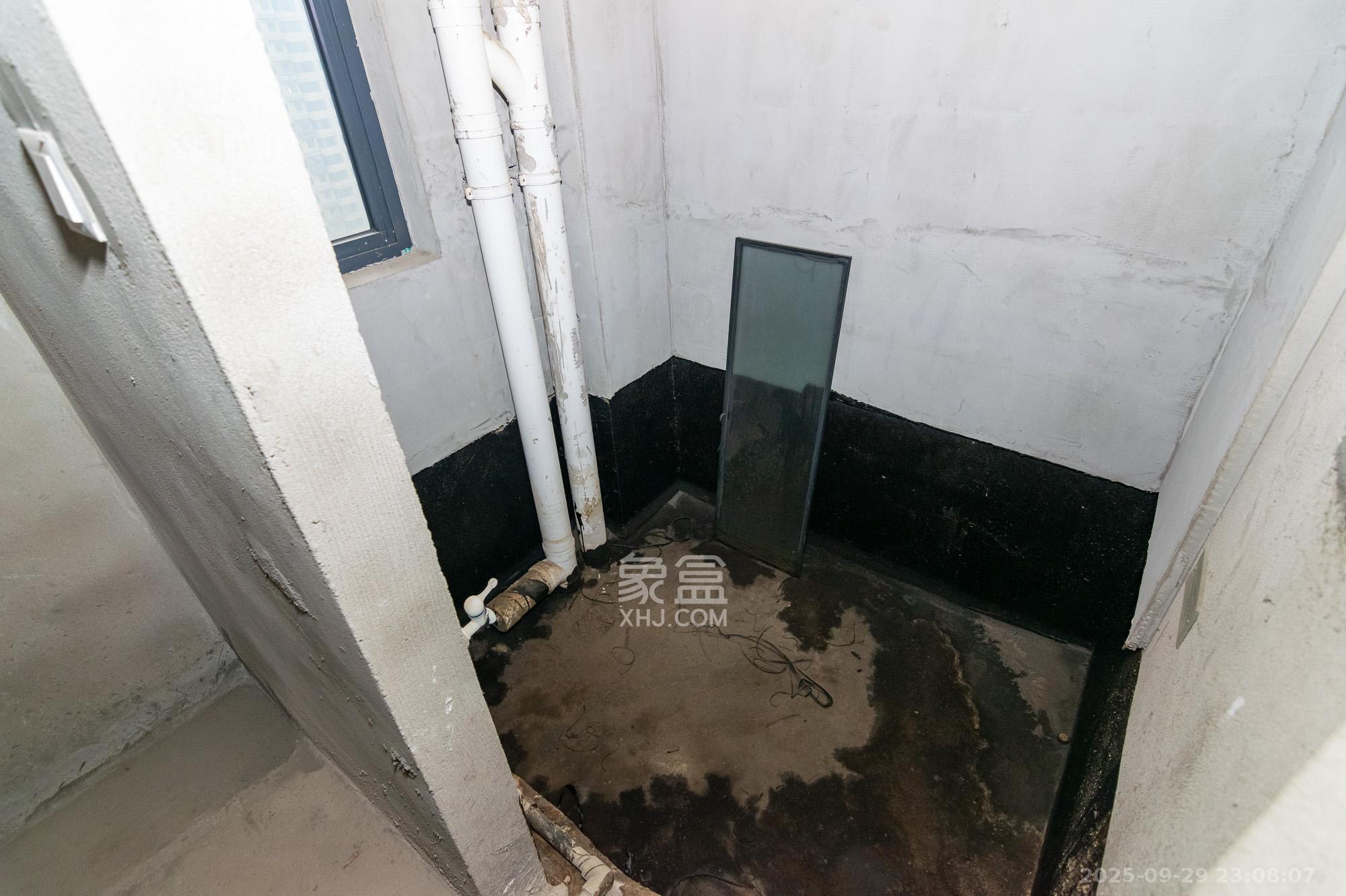 澳海谷山府 3室2厅1卫 70.0万 澳海谷山府 3室2厅1卫 70.0万卫生间