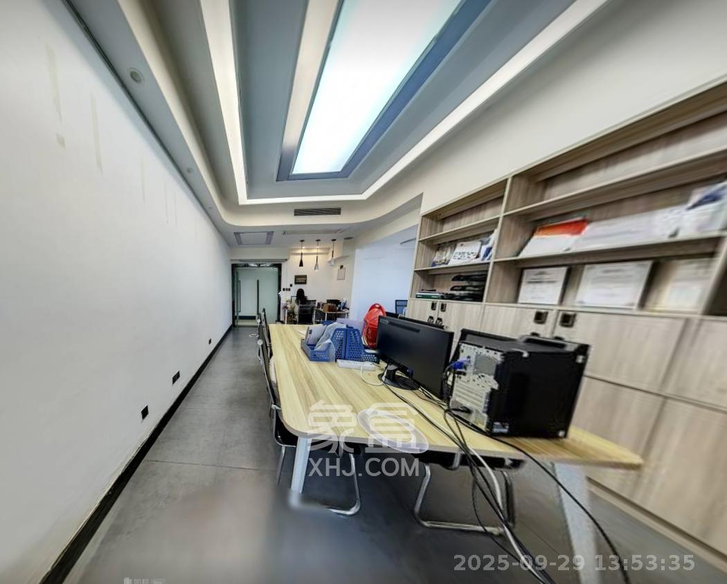 奥克斯广场 1室1厅1卫 2400.0元/月 奥克斯广场 1室1厅1卫 2400.0元/月室内图