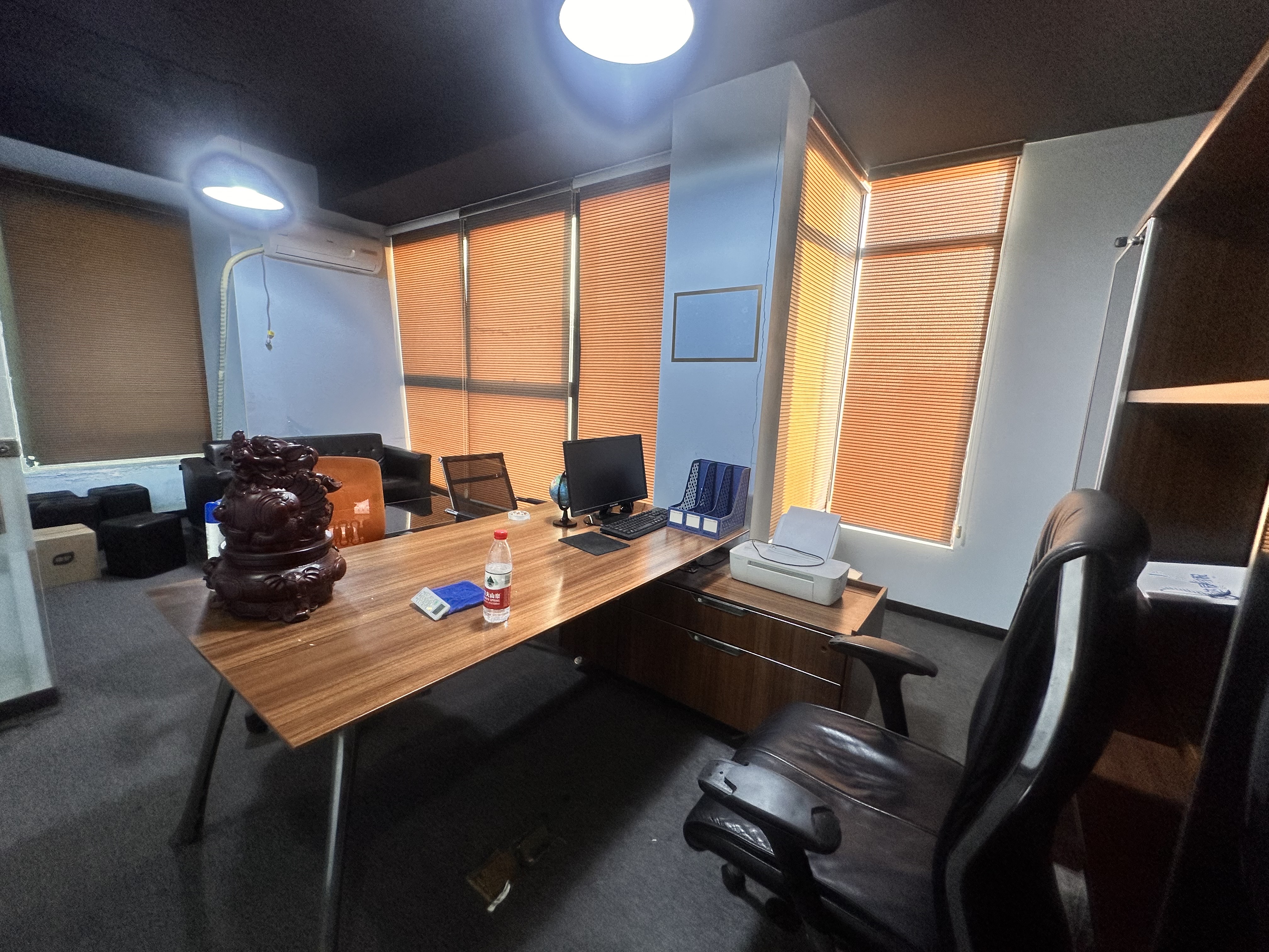 中建国际大厦  4室2厅1卫    4500.0元/月室内图