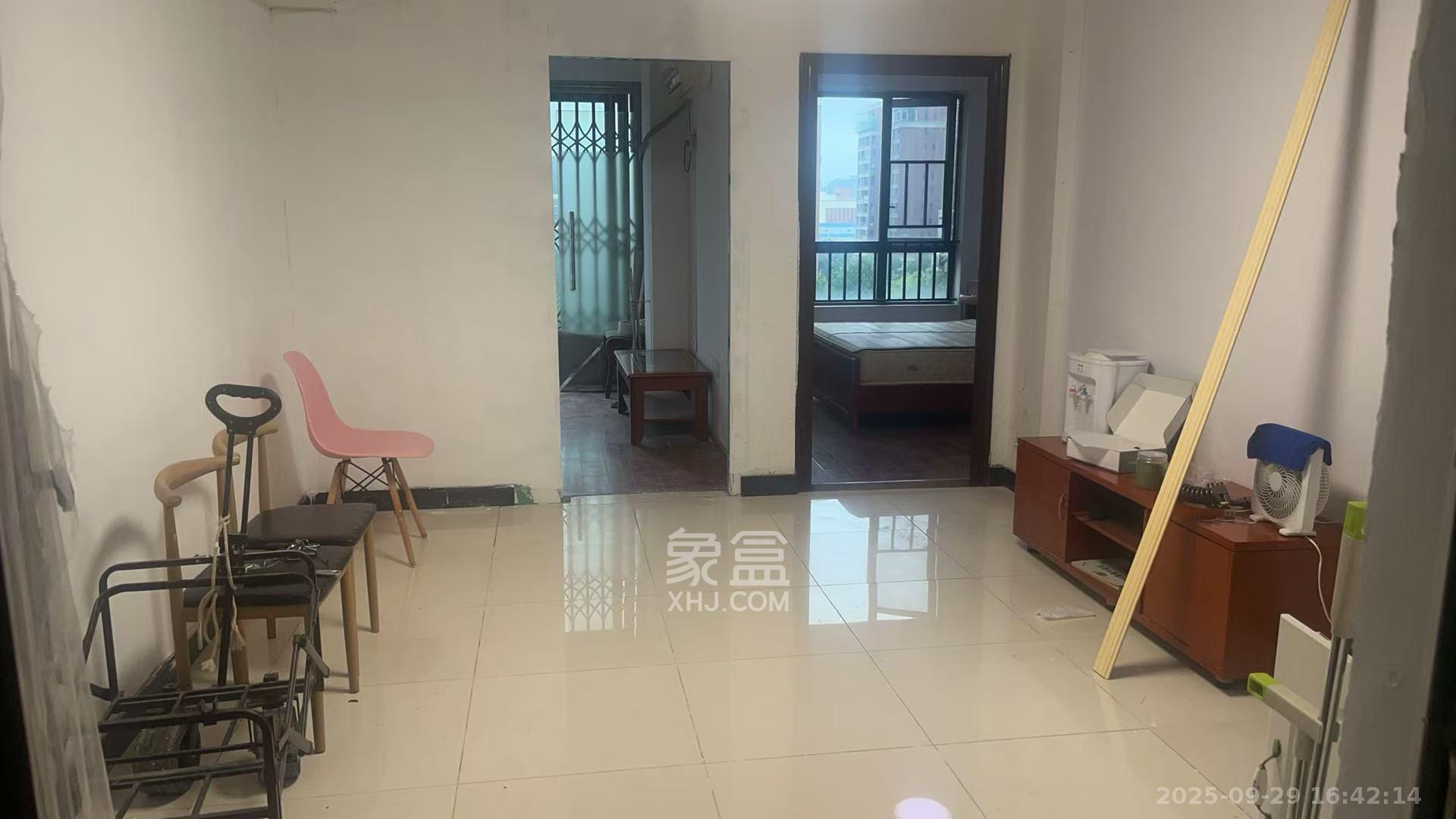 绿地公馆（绿地名邸）  1室1厅1卫   1400.00元/月