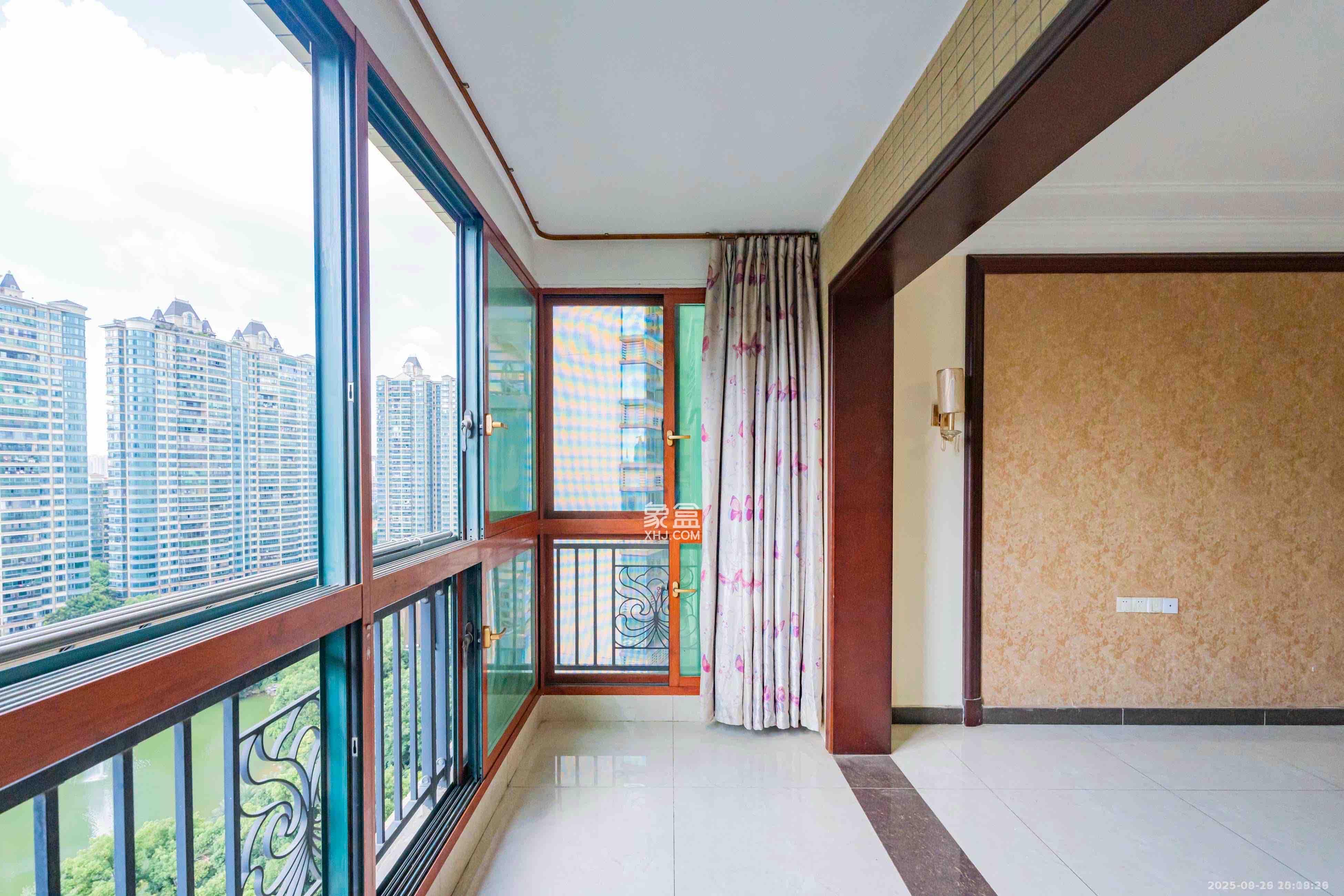 恒大雅苑  3室2厅2卫    2800.0元/月 恒大雅苑  3室2厅2卫    2800.0元/月室内图1