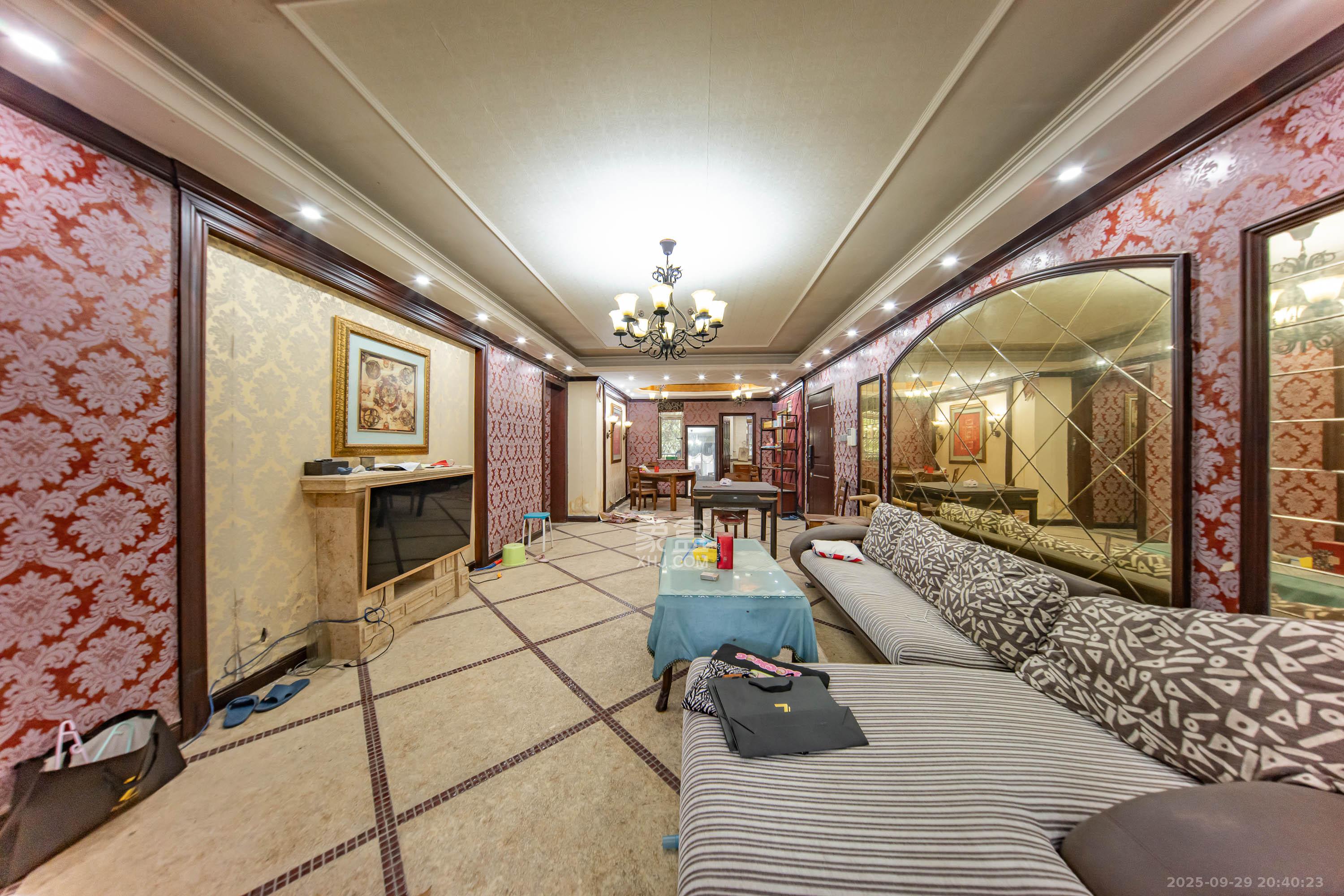 米兰春天  4室2厅2卫    100.0万