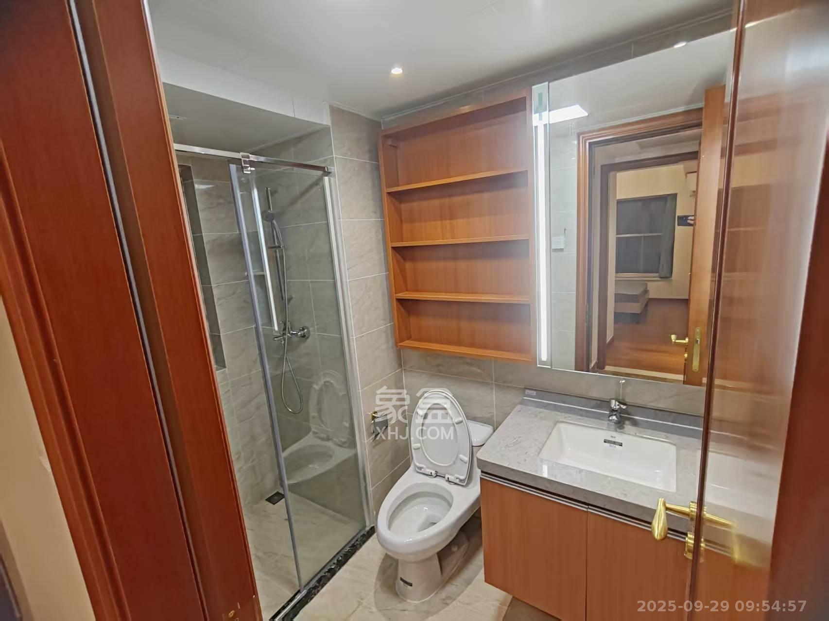 恒大御景半岛 2室1厅1卫 1500.0元/月 恒大御景半岛 2室1厅1卫 1500.0元/月室内图