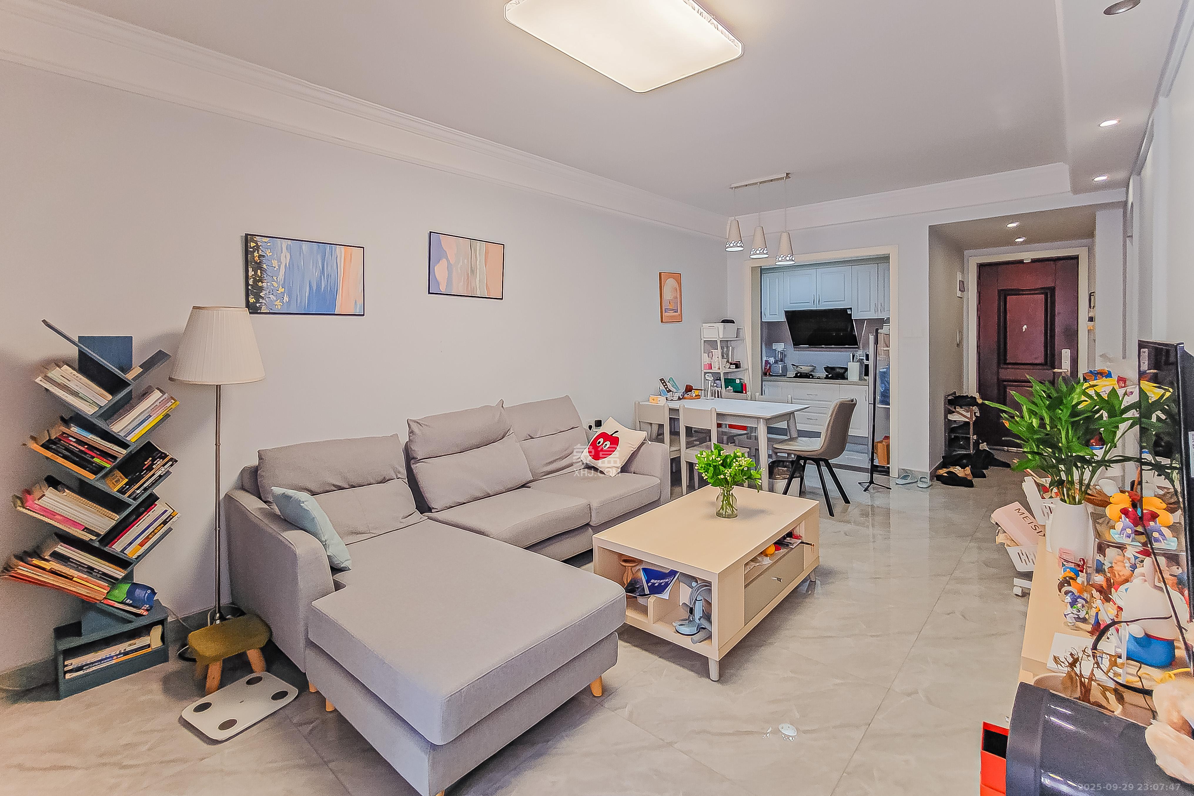 建发中央公园(建发美地) 3室2厅2卫 143.8万 建发中央公园(建发美地) 3室2厅2卫 143.8万客厅