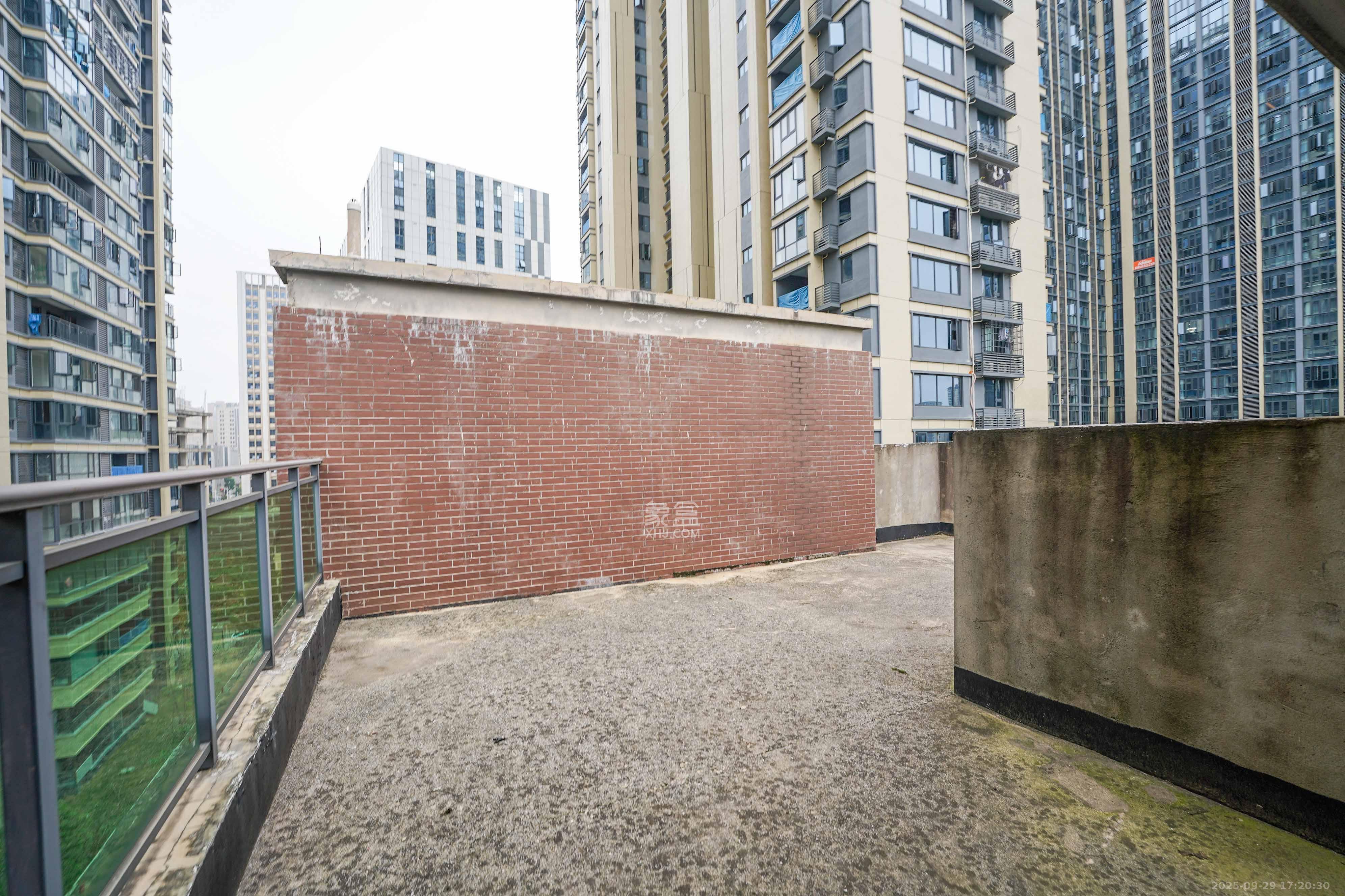 海伦堡爱ME城市  6室3厅3卫    228.0万阳台