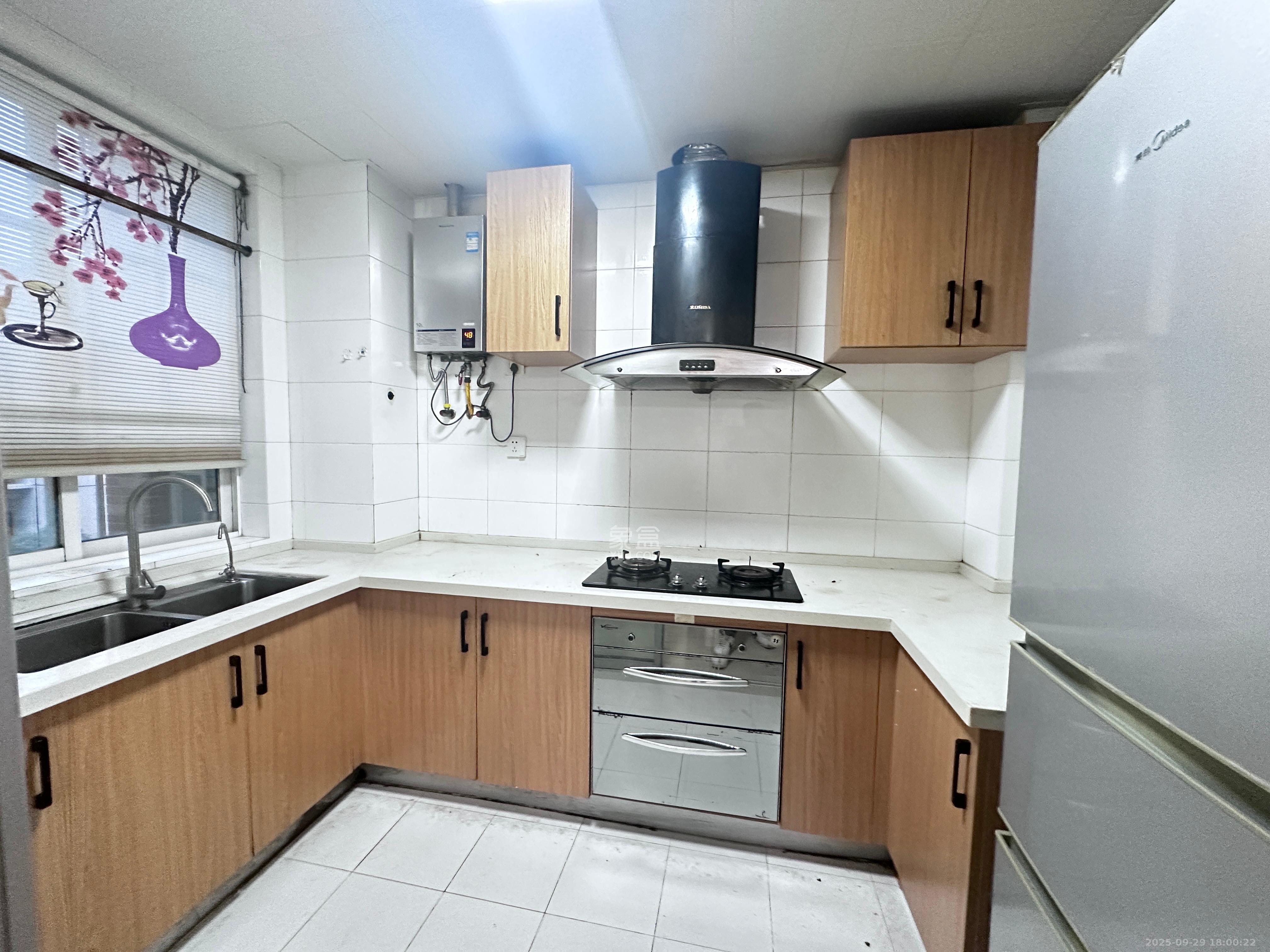 滨江美寓(滨江丽园) 3室2厅1卫 2400.0元/月 滨江美寓(滨江丽园) 3室2厅1卫 2400.0元/月室内图