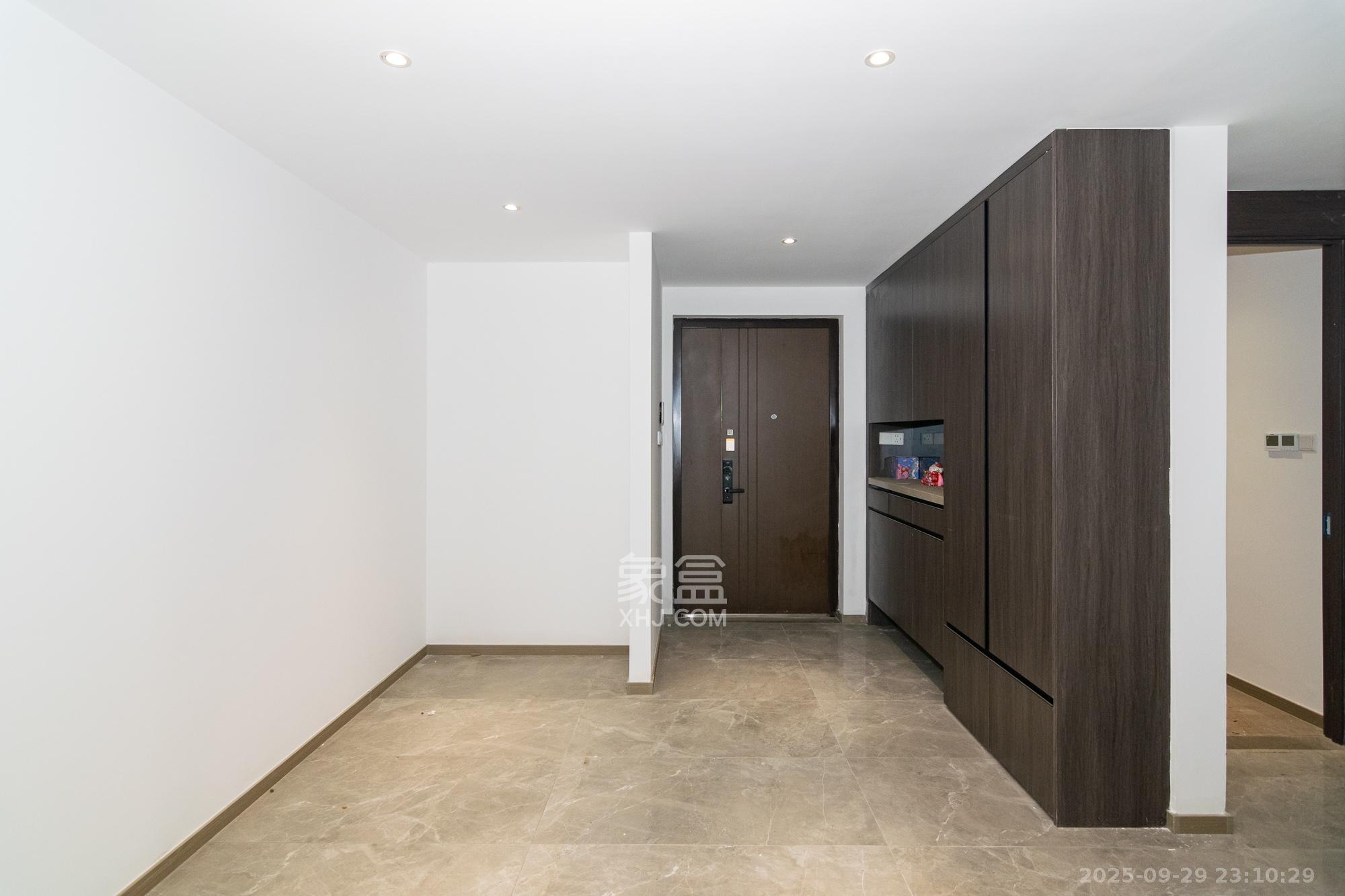 越秀湘江星汇城三期 4室2厅3卫 198.0万 越秀湘江星汇城三期 4室2厅3卫 198.0万其他