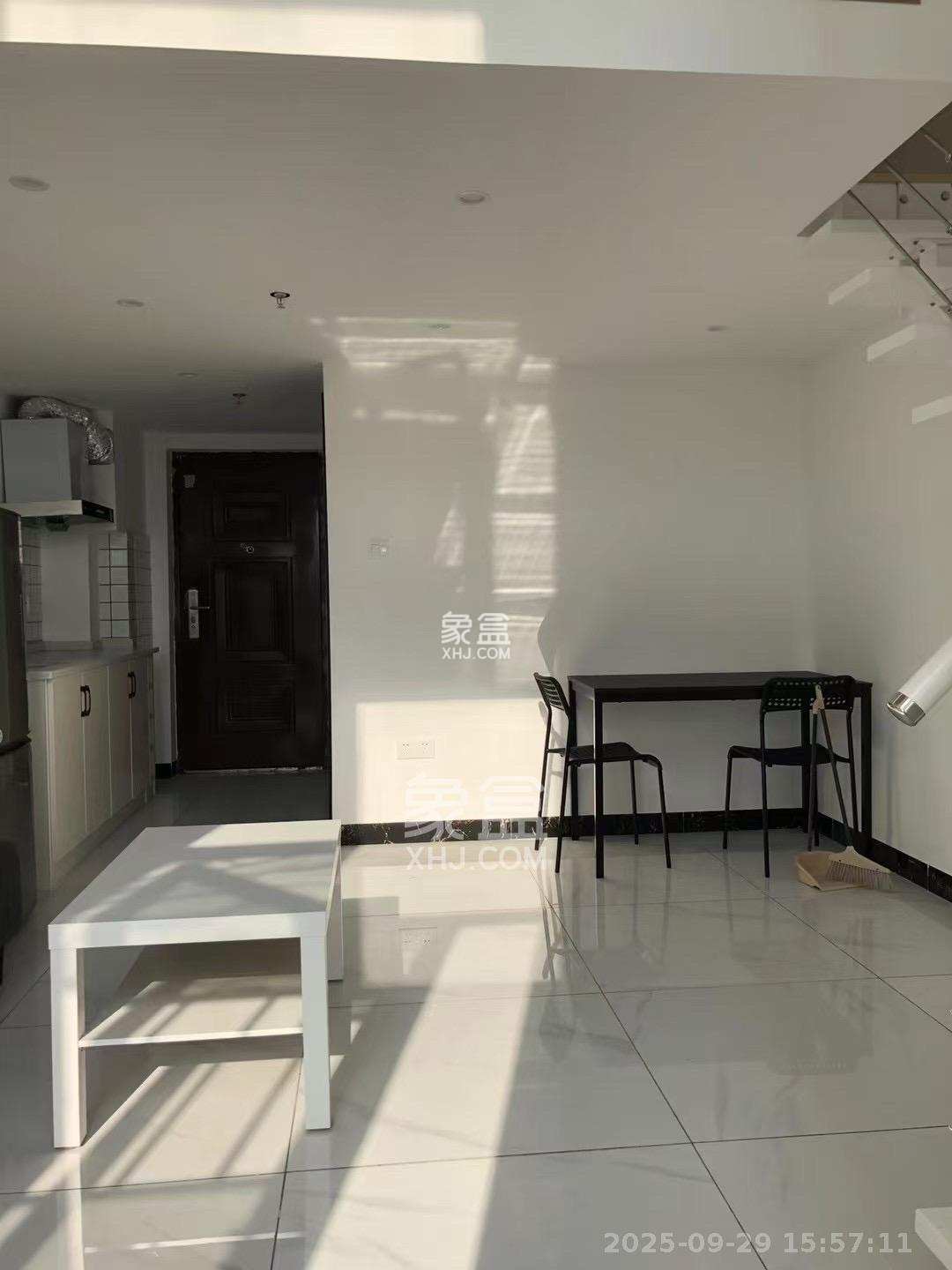 MOMA当代广场 1室1厅1卫 1400.0元/月 MOMA当代广场 1室1厅1卫 1400.0元/月室内图