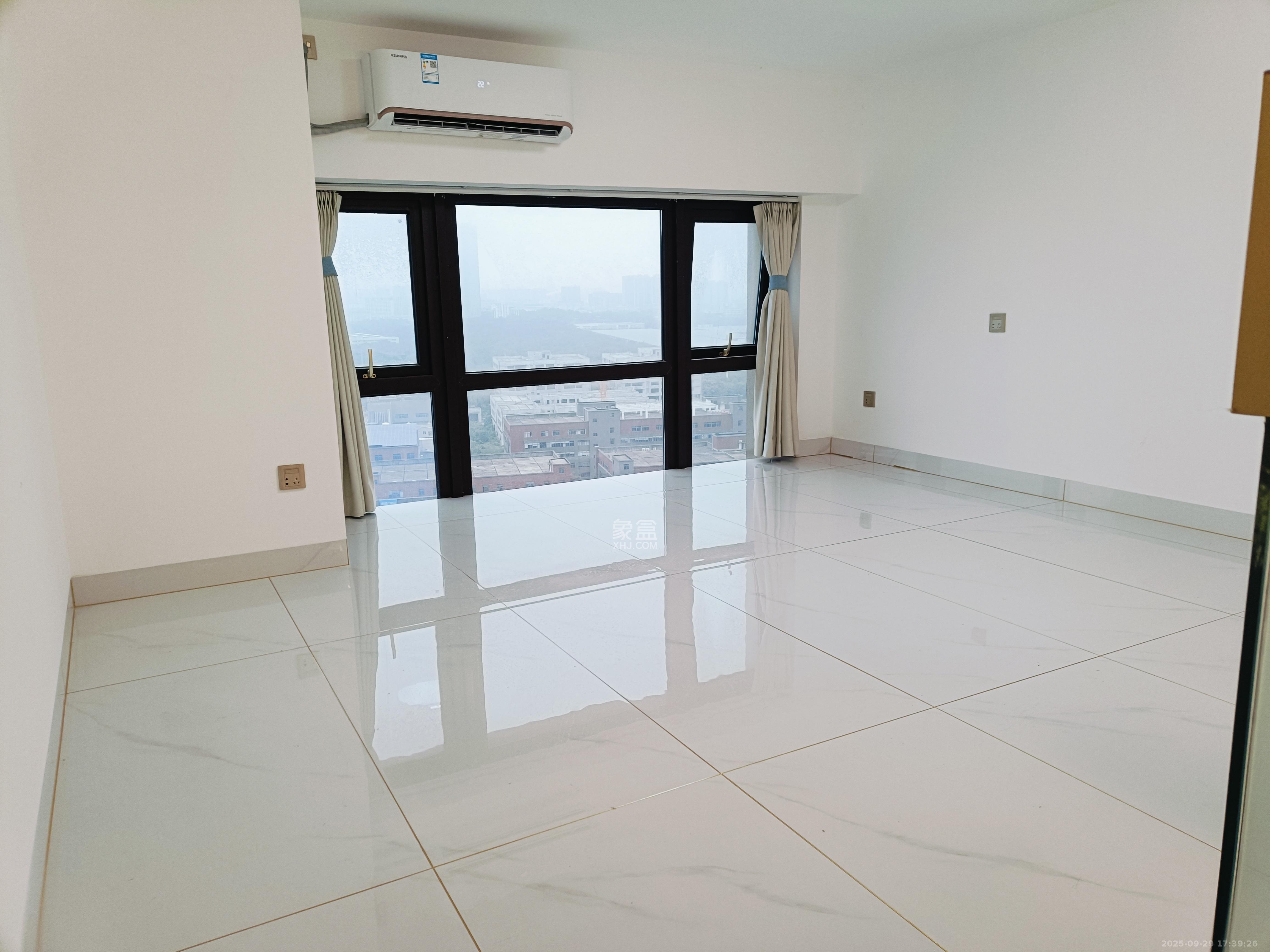 东方美地  1室1厅1卫    1700.0元/月室内图