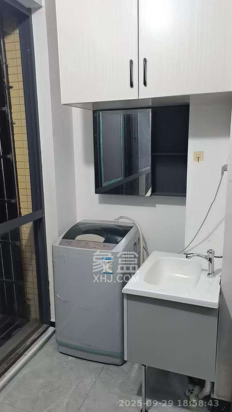 星城新宇川河苑 1室1厅1卫 900.0元/月 星城新宇川河苑 1室1厅1卫 900.0元/月室内图