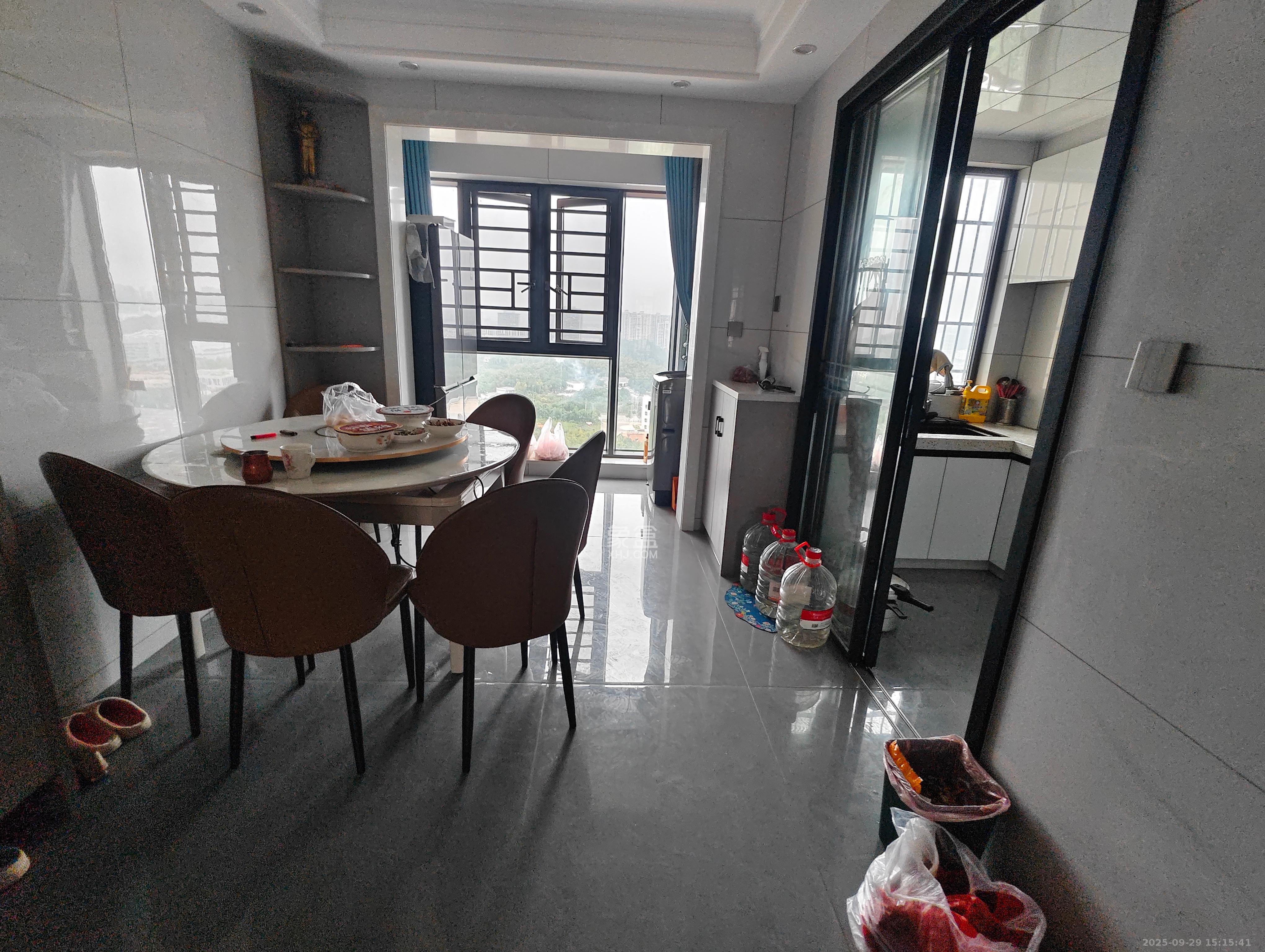 真人桥家园二期 3室2厅2卫 2400.0元/月 真人桥家园二期 3室2厅2卫 2400.0元/月室内图