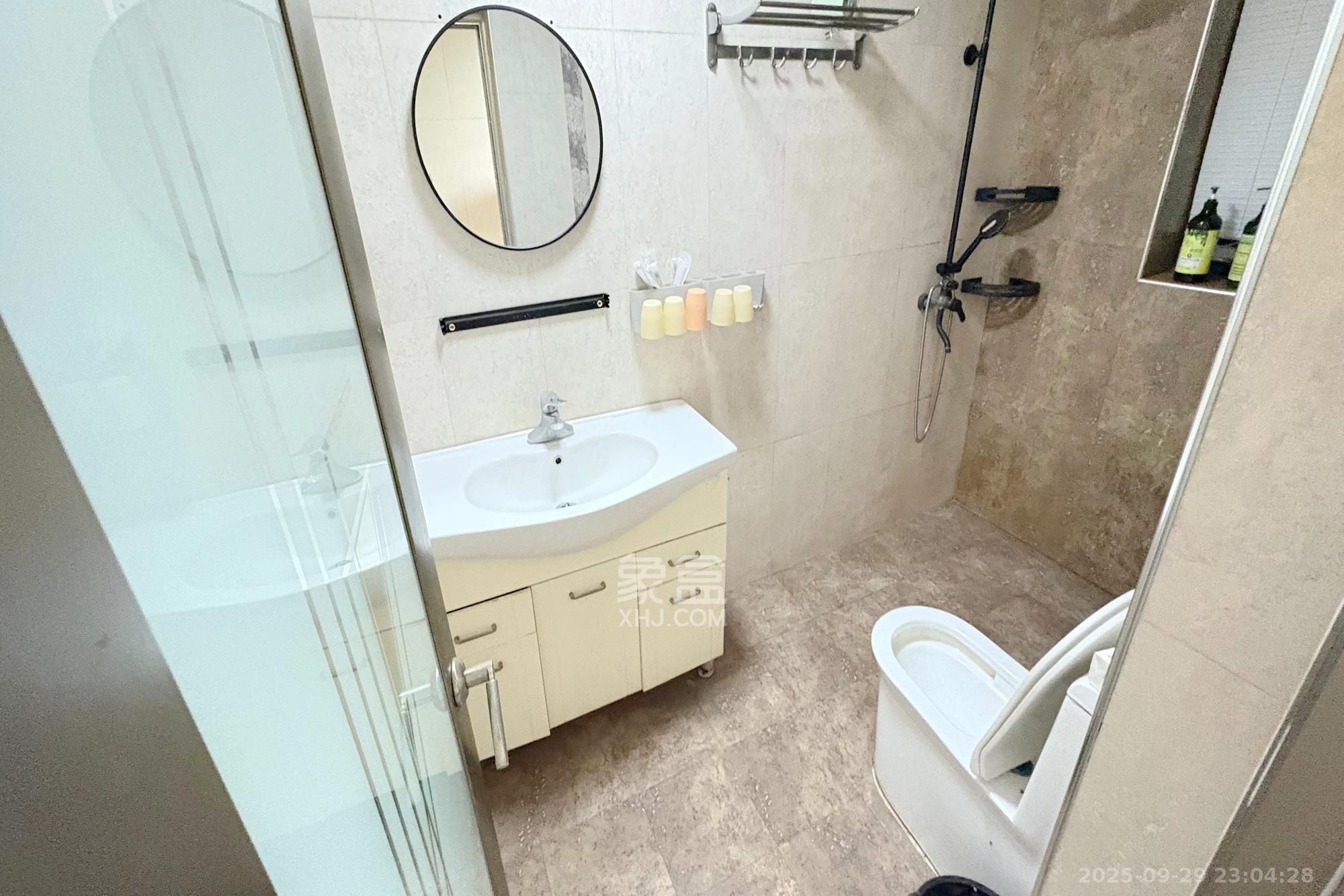 中天广场 3室1厅1卫 72.8万 中天广场 3室1厅1卫 72.8万卫生间