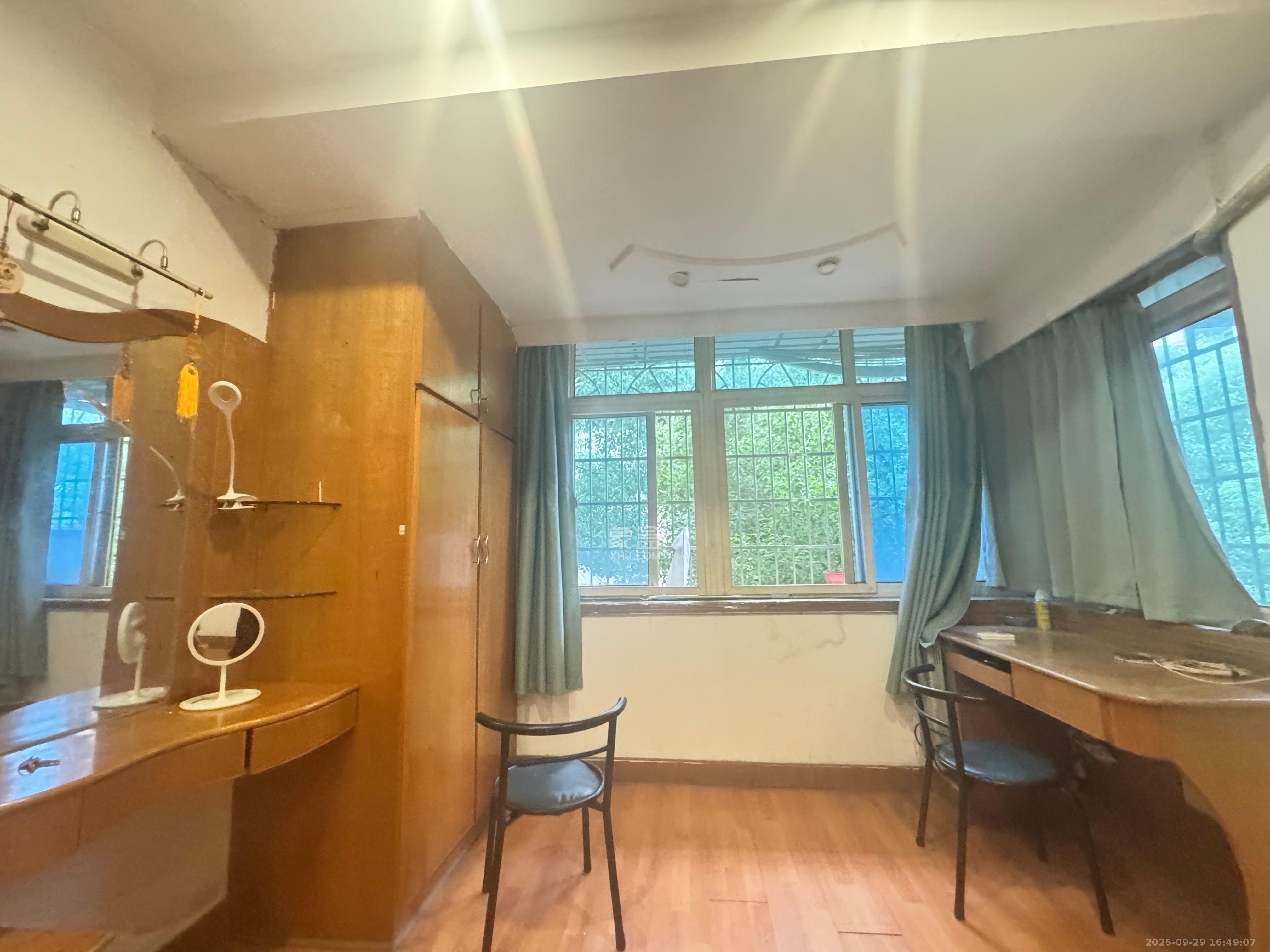 牛角塘社区  2室1厅1卫    1500.0元/月室内图