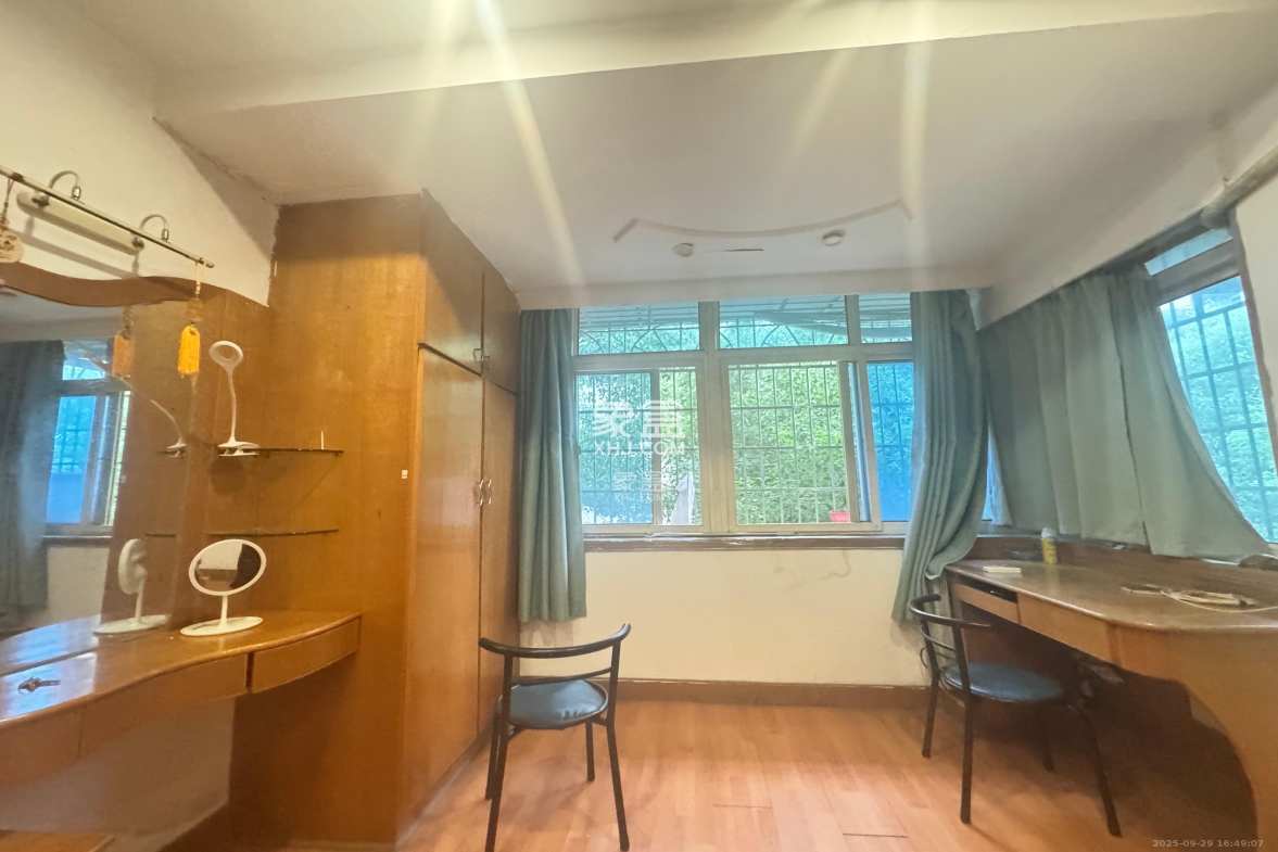 牛角塘社区 2室1厅1卫 1500.0元/月 牛角塘社区 2室1厅1卫 1500.0元/月室内图