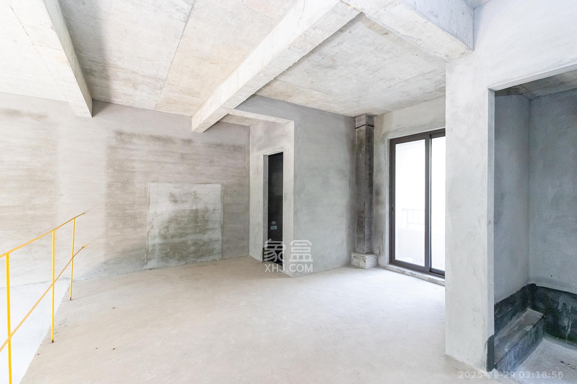 龙湖璟宸原著(龙湖紫宸) 4室2厅2卫 228.0万 龙湖璟宸原著(龙湖紫宸) 4室2厅2卫 228.0万卧室