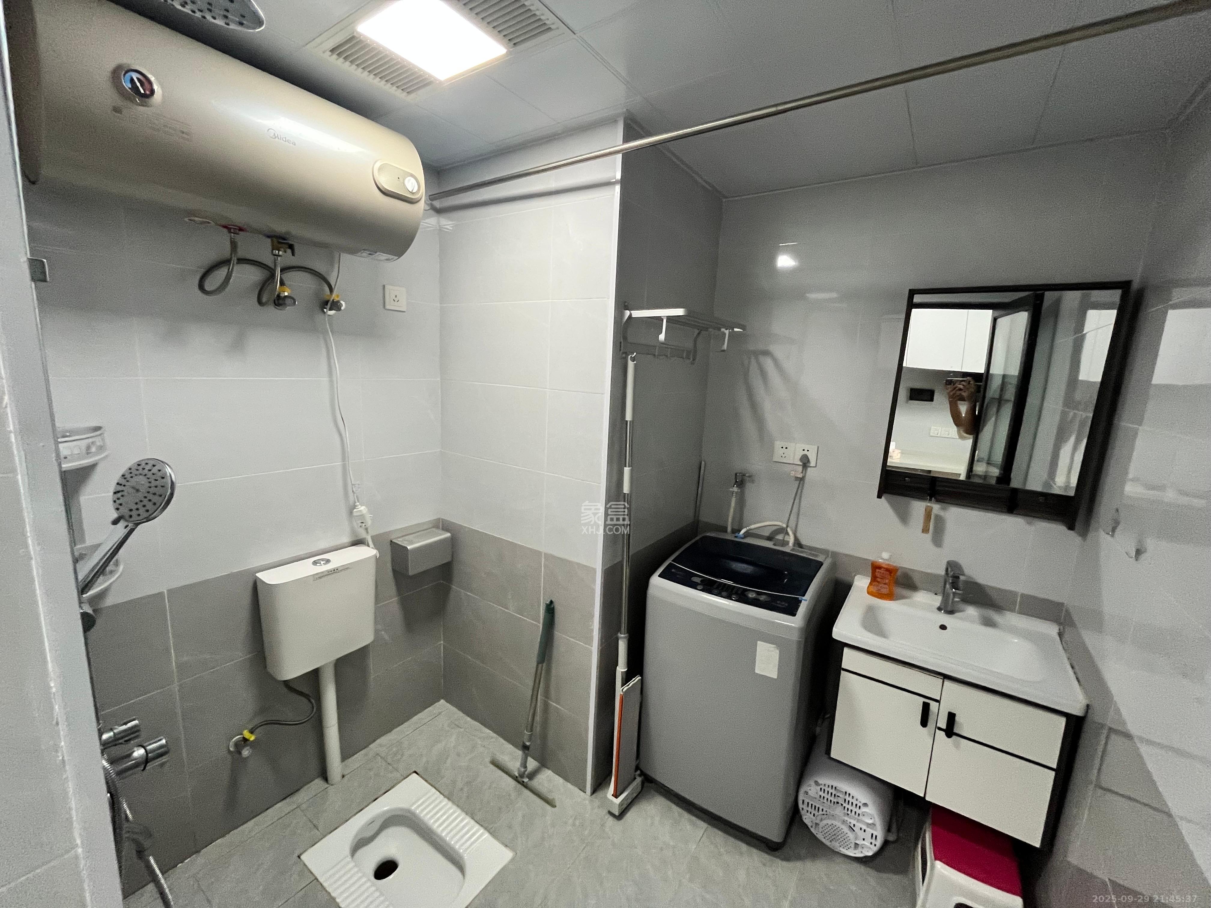 中建悦和城  1室1厅1卫    1400.0元/月室内图