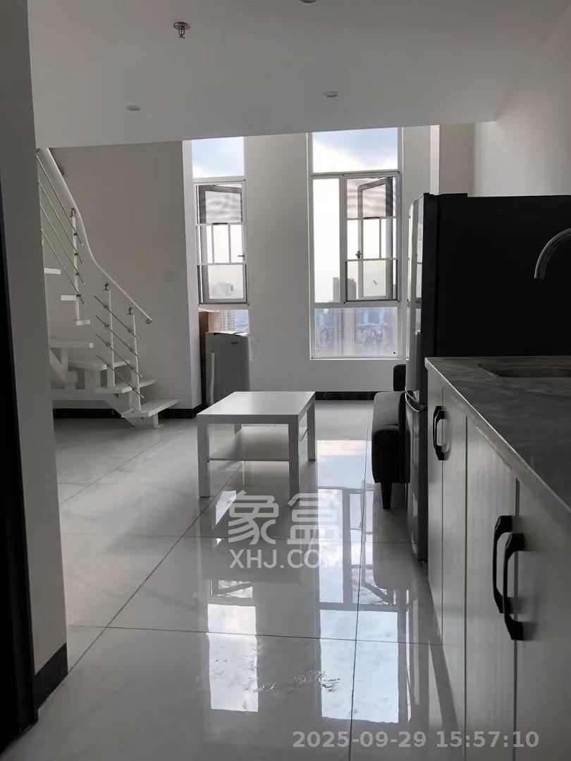 MOMA当代广场  1室1厅1卫    1400.0元/月 MOMA当代广场  1室1厅1卫    1400.0元/月