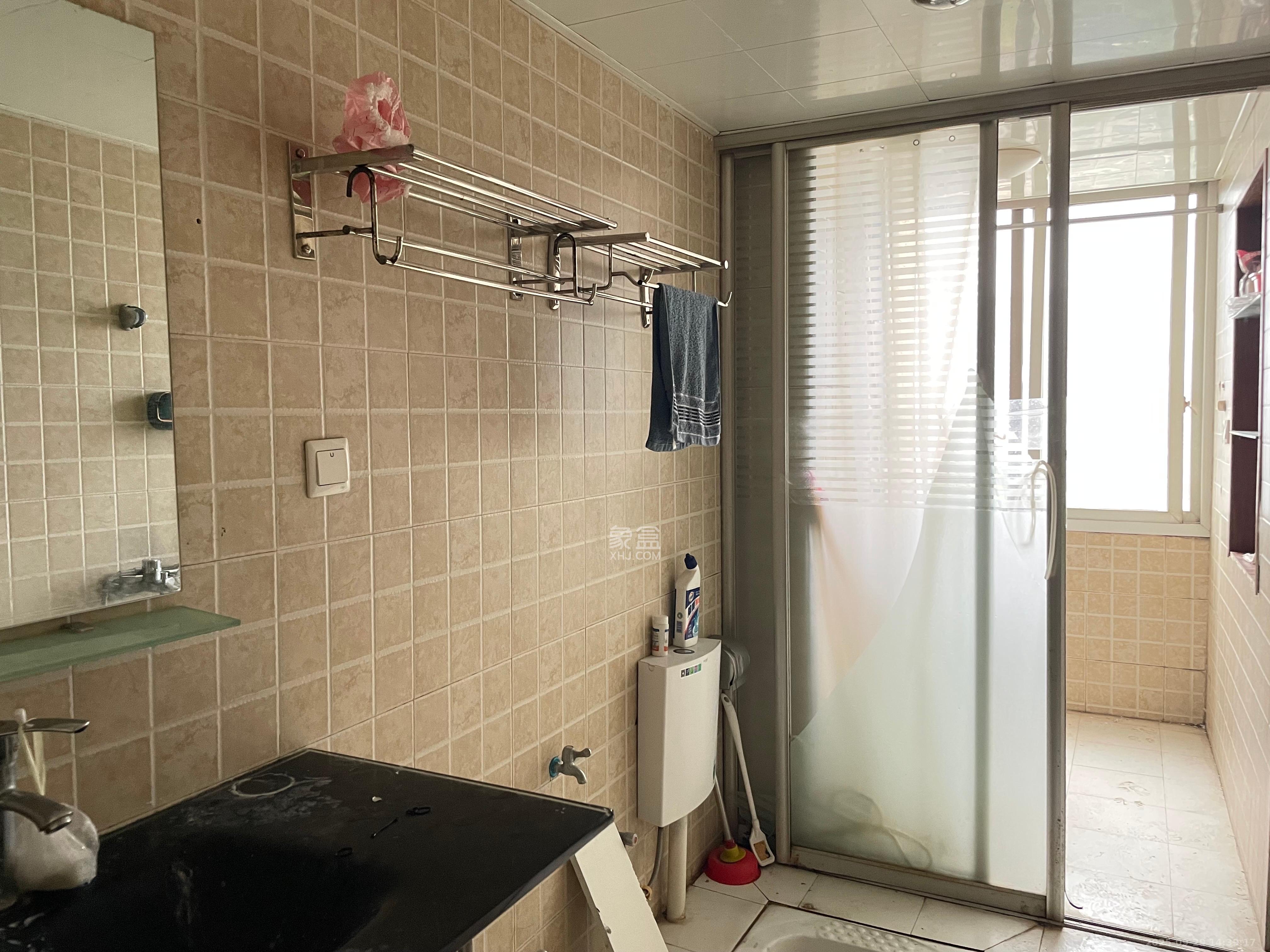 玛依拉山庄  3室2厅2卫   2800.00元/月室内图