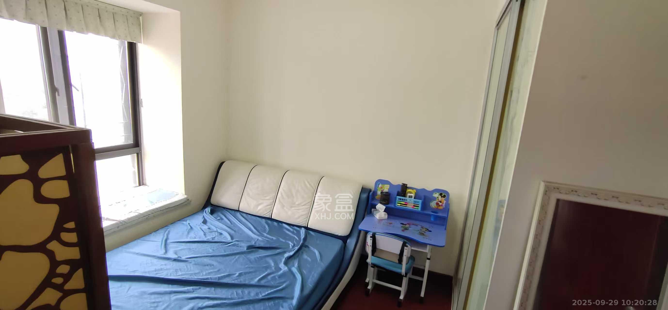 卓越蔚蓝海岸三期  3室2厅2卫    2800.0元/月室内图