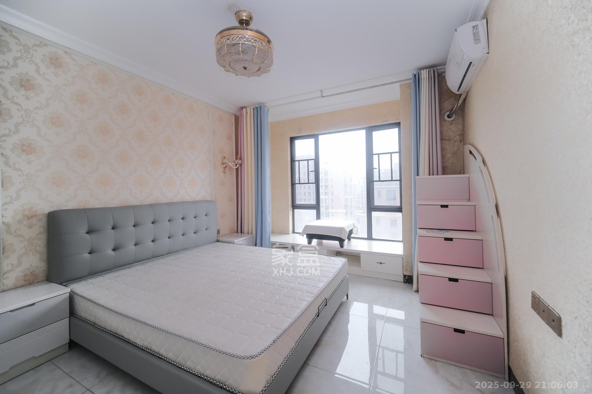 三一街区 3室2厅2卫 66.0万 三一街区 3室2厅2卫 66.0万卧室